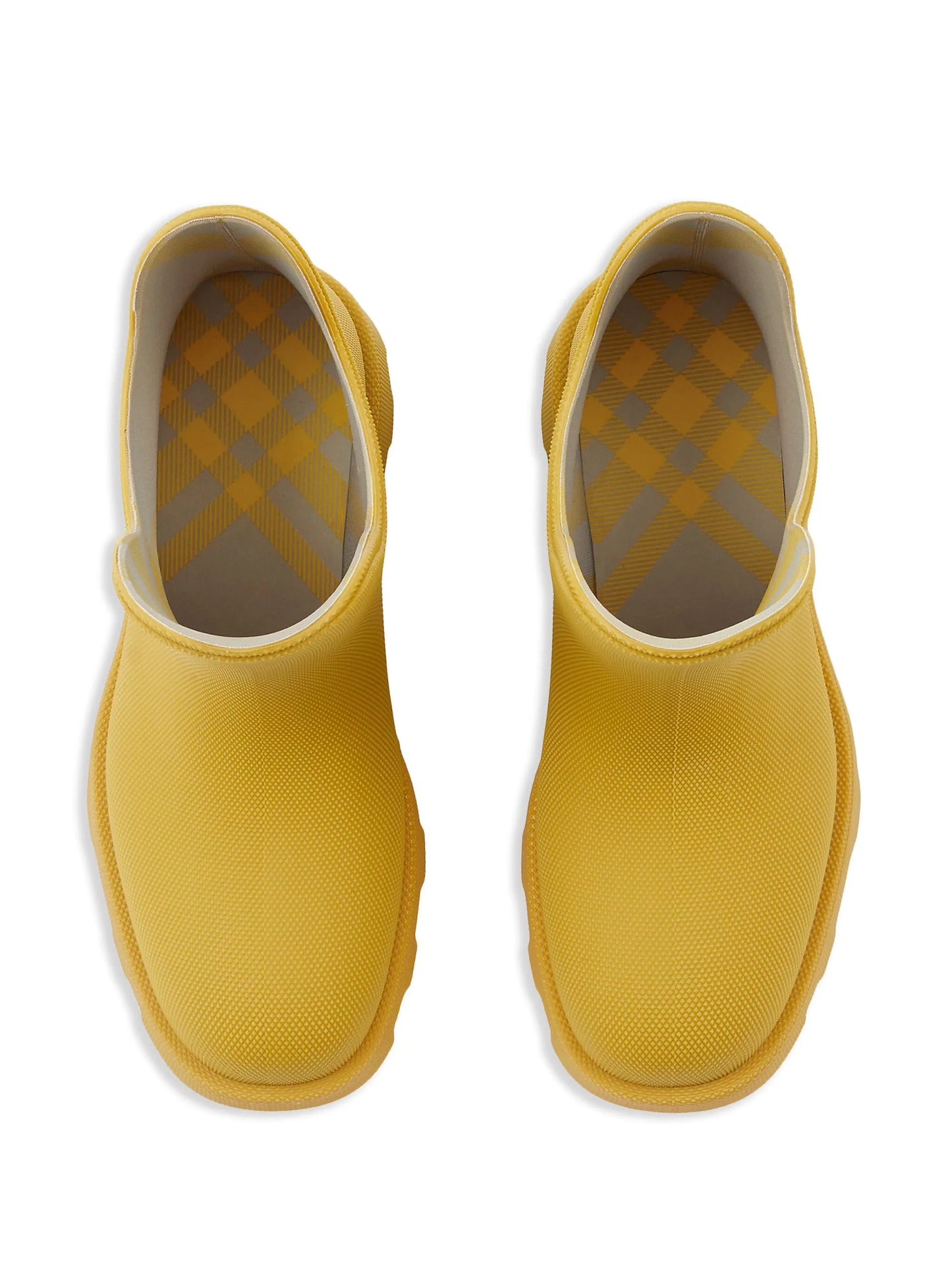 pebbled rubber rainboots