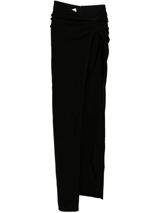 asymmetric side-slit skirt