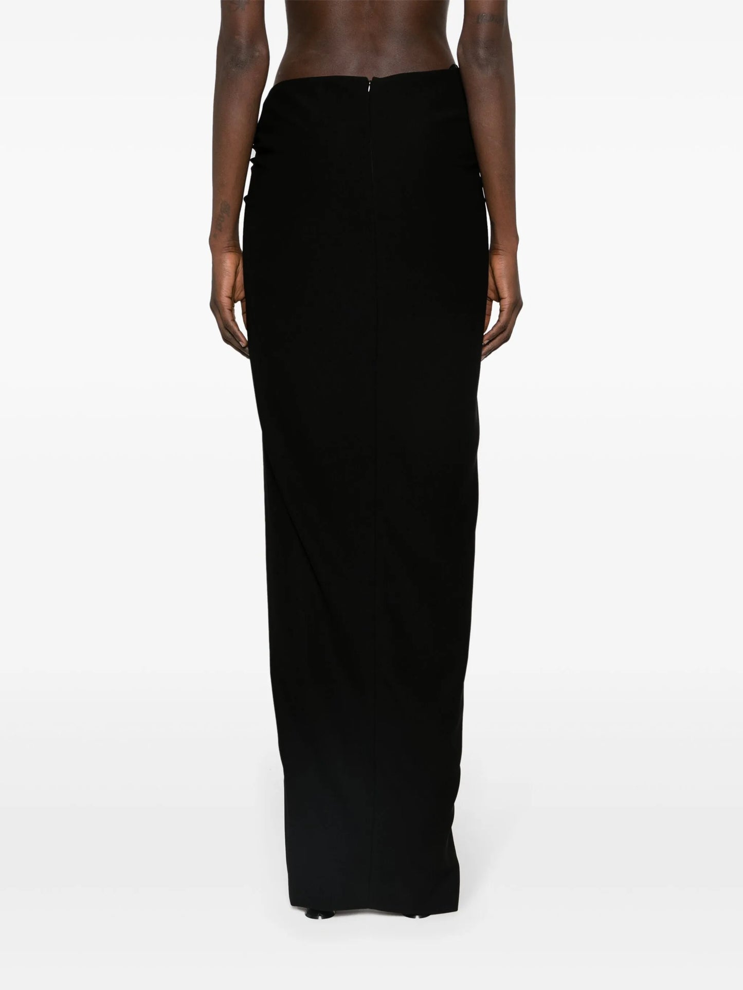 asymmetric side-slit skirt