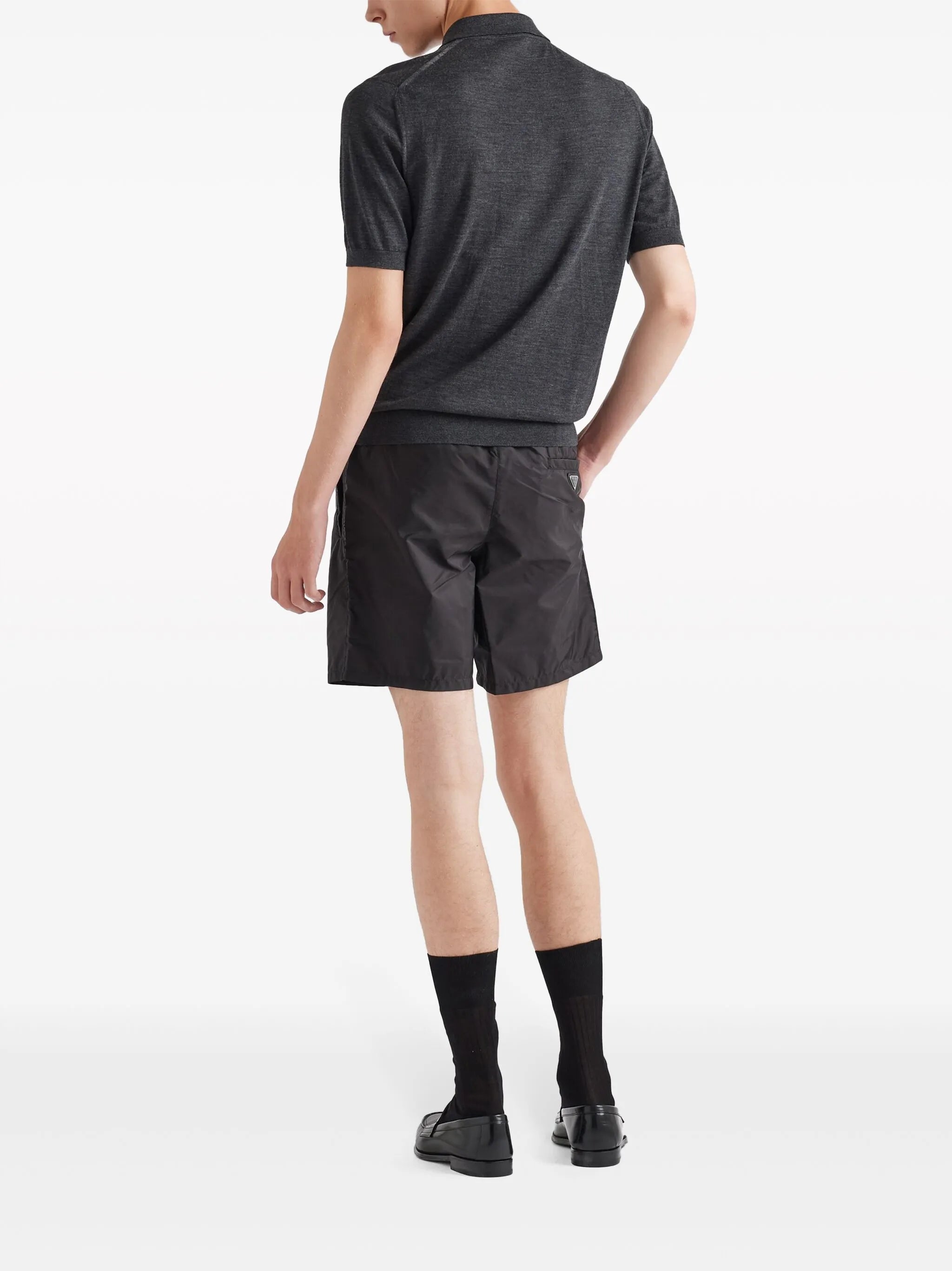 elasticated-waist shorts