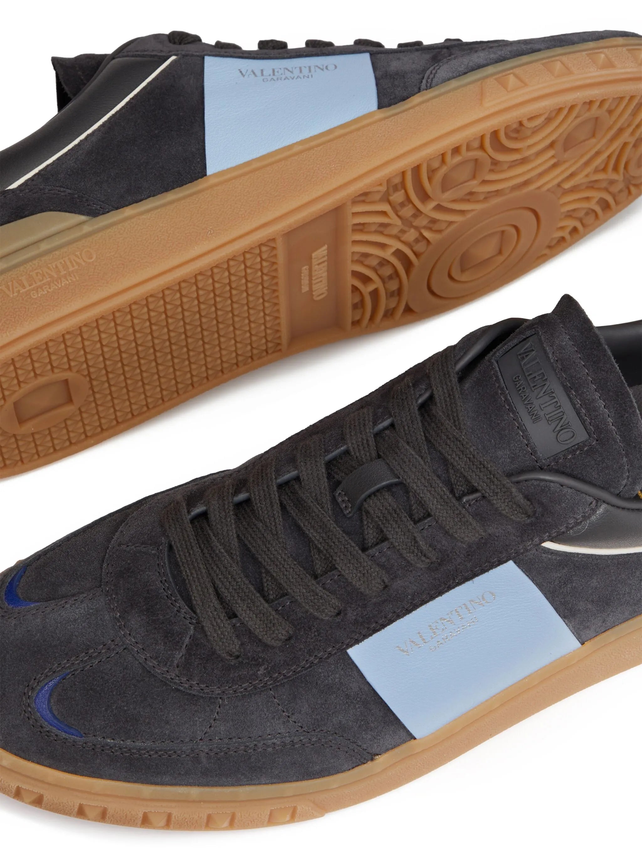 Upvillage sneakers