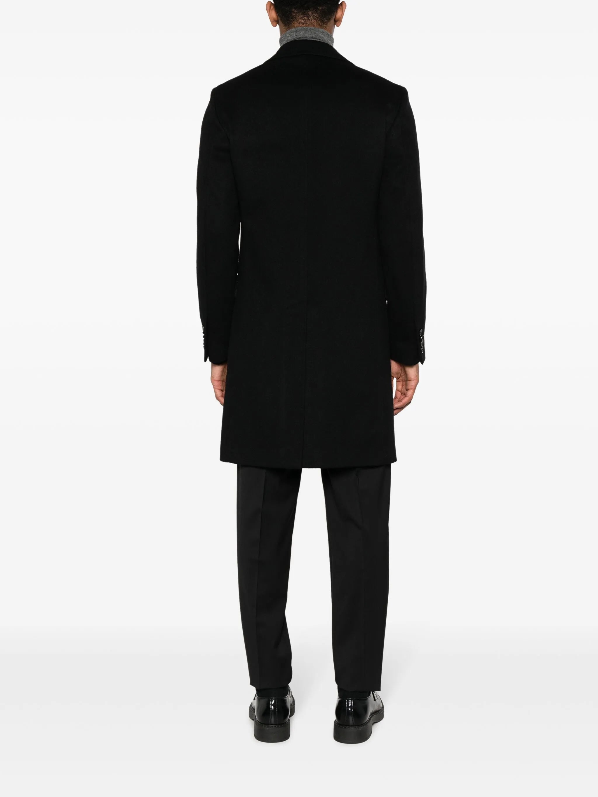 single-breasted tailored coat
