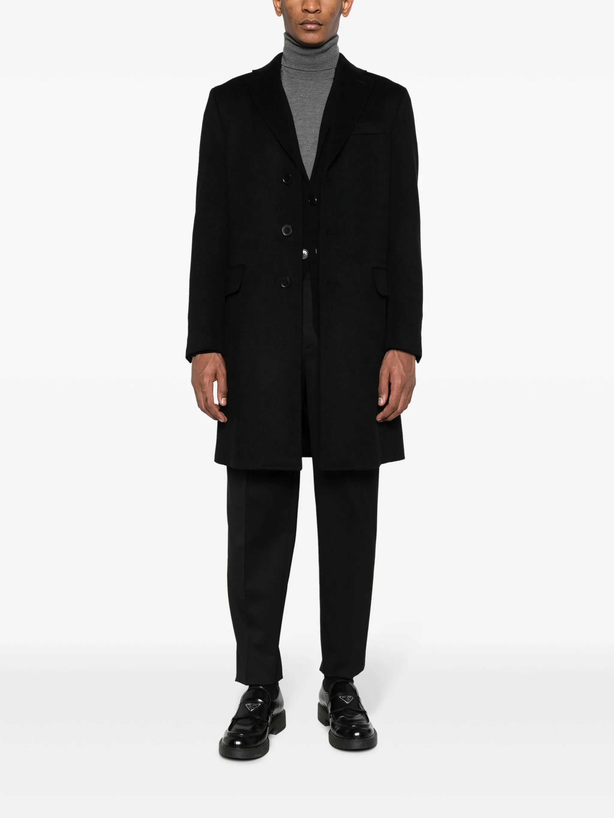 single-breasted tailored coat