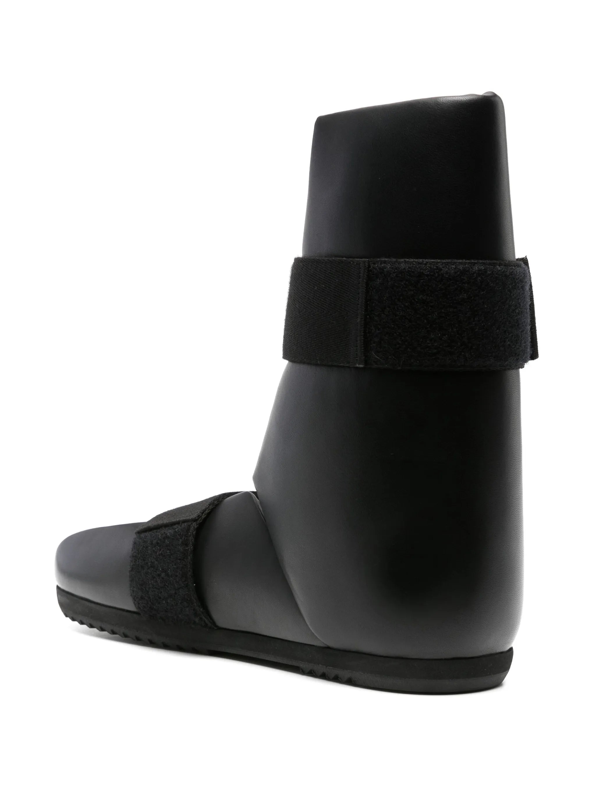 Splint open-toe leather boots