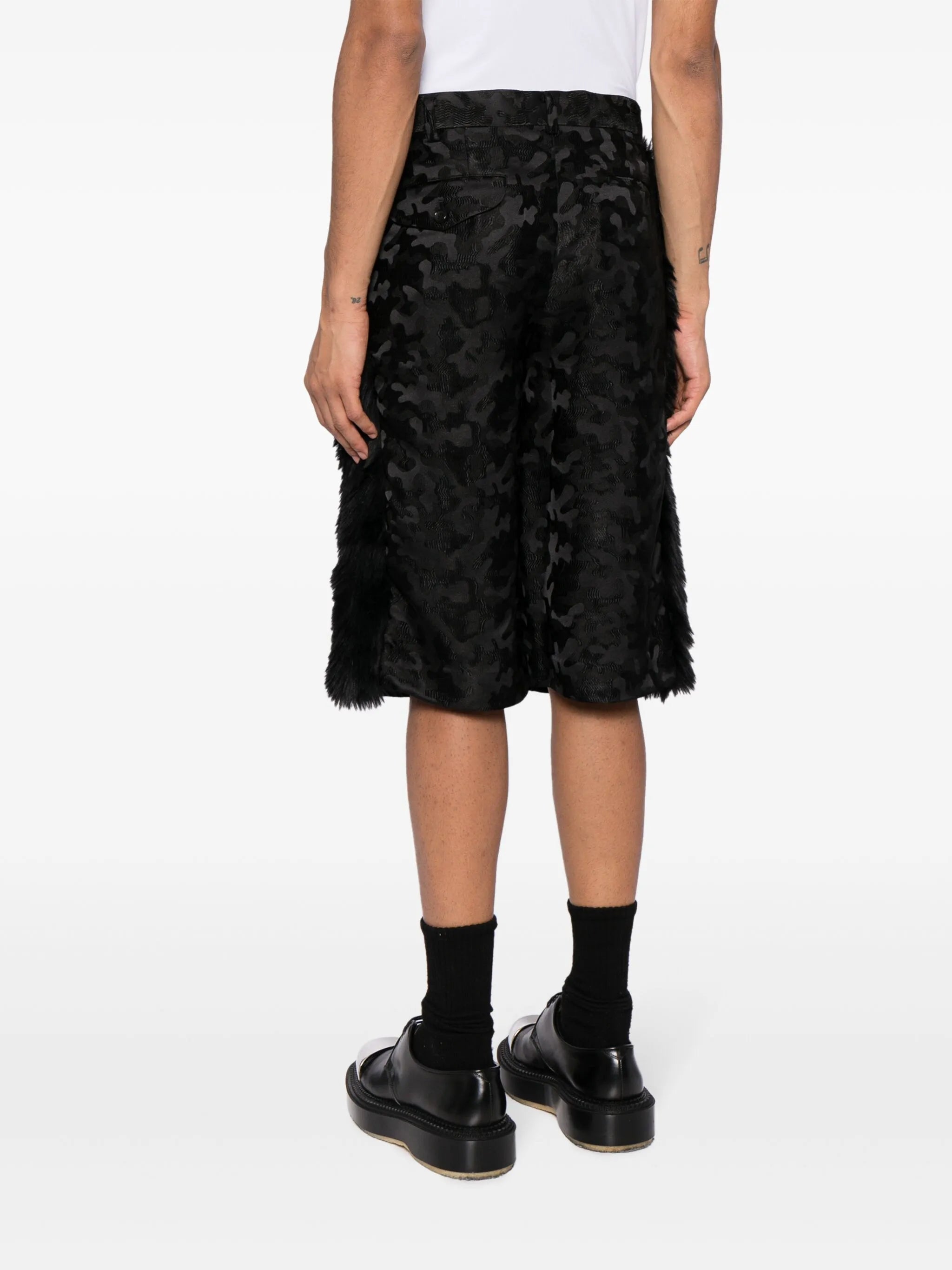 camouflage-pattern knee-length shorts