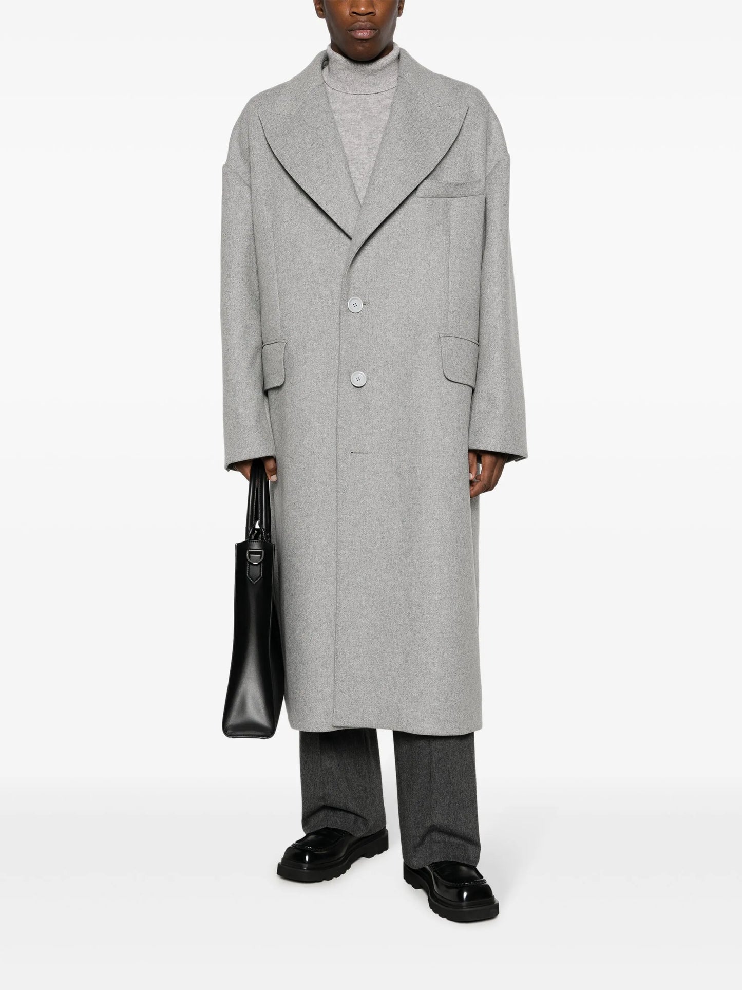 peak-lapels single-breasted coat