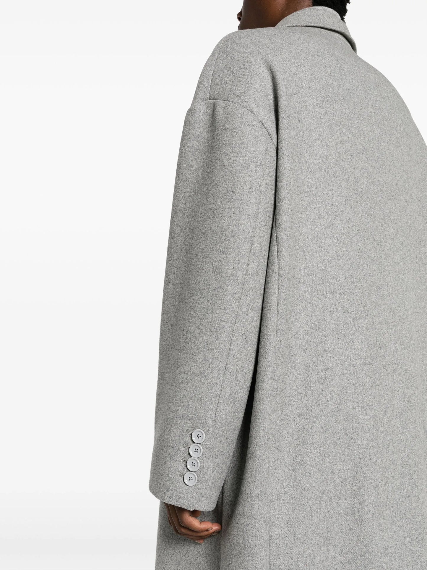 peak-lapels single-breasted coat