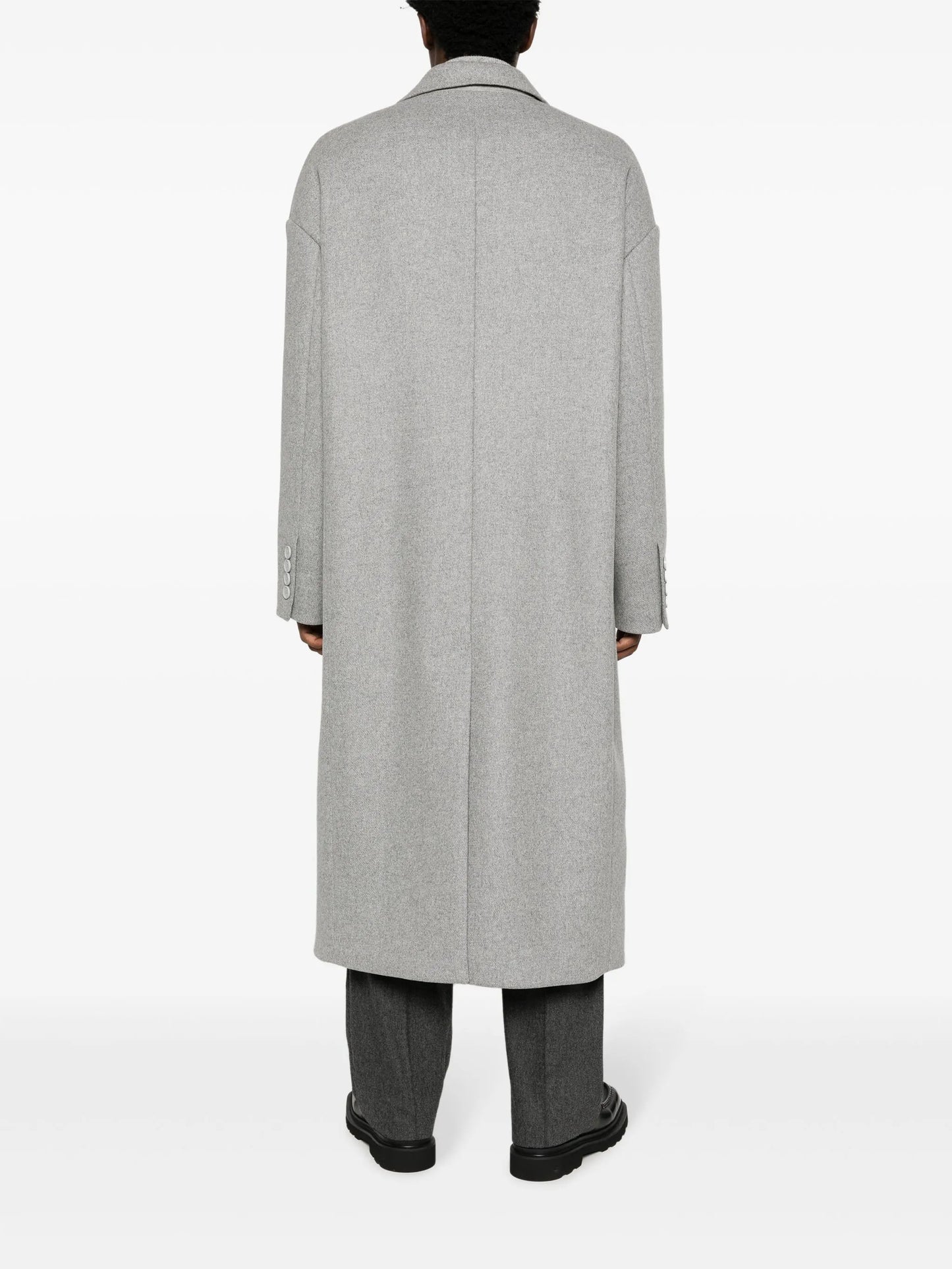 peak-lapels single-breasted coat