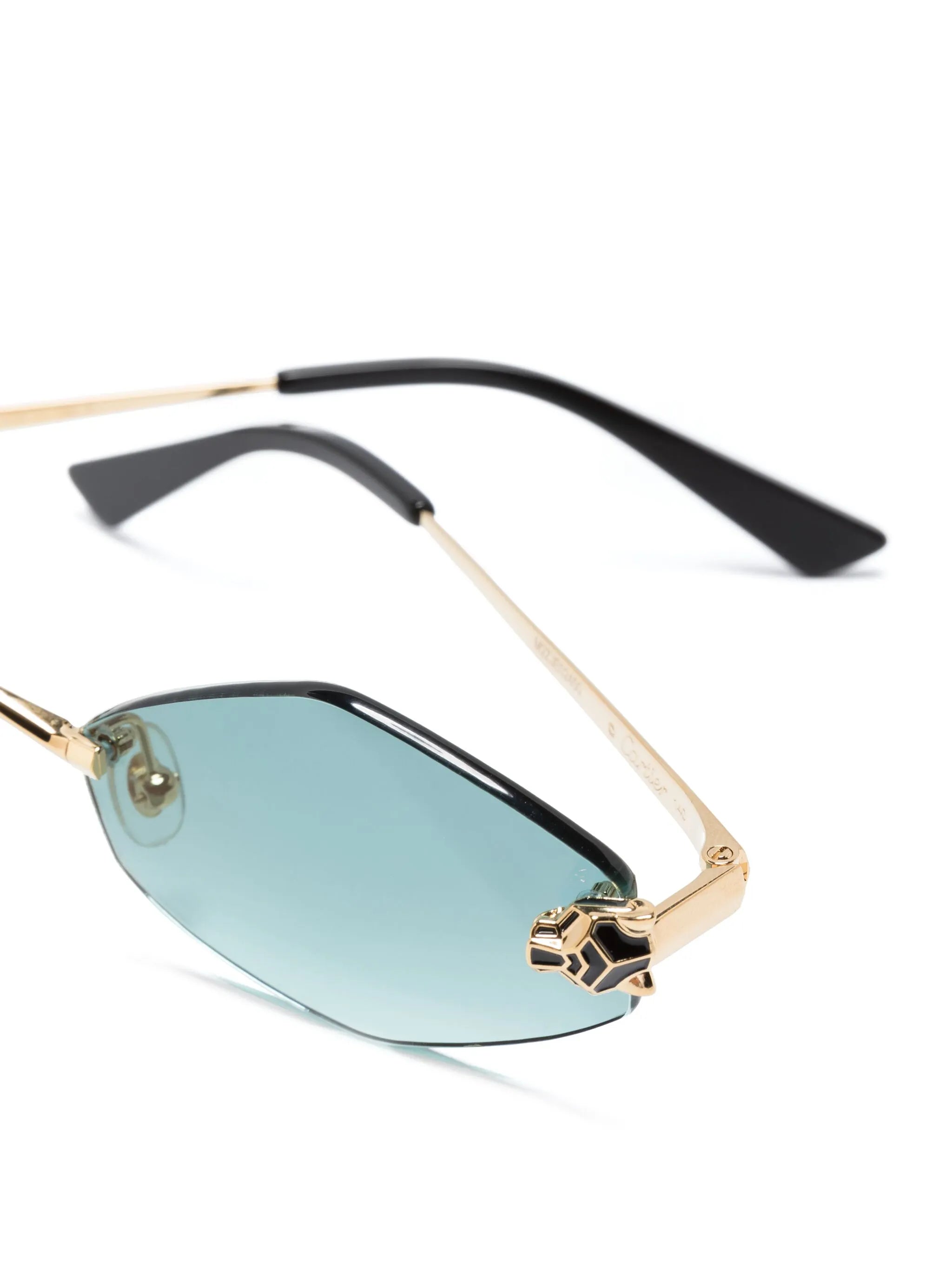 cat-eye frame sunglasses