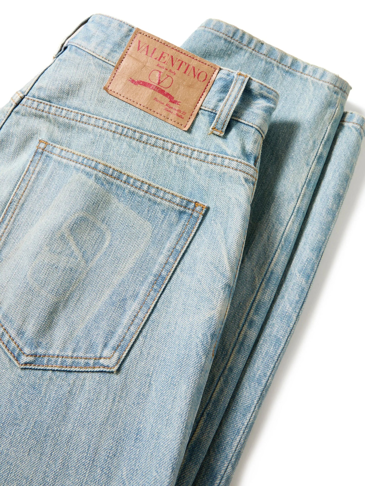 button jeans