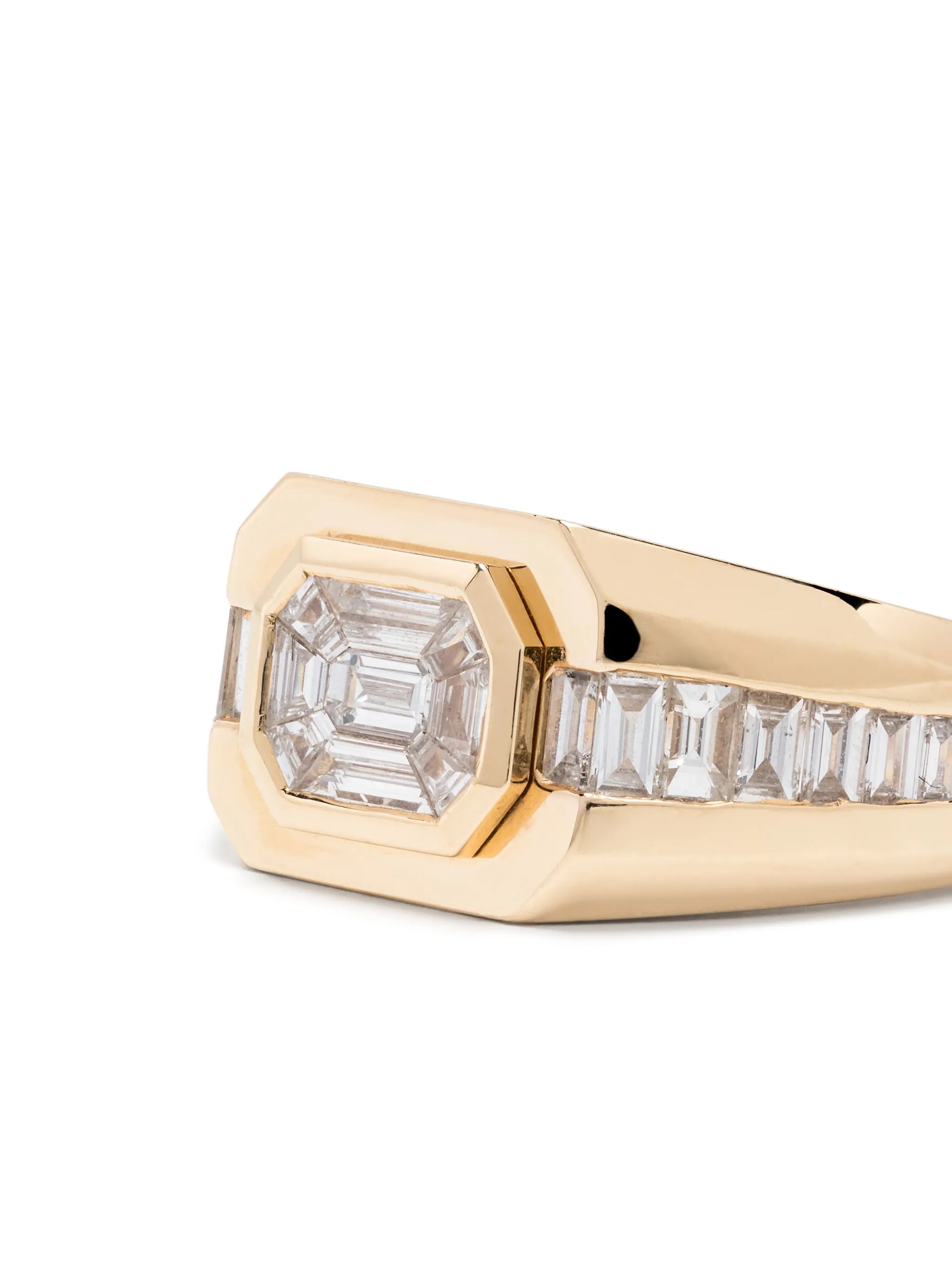 18kt yellow gold Illusion diamond signet ring
