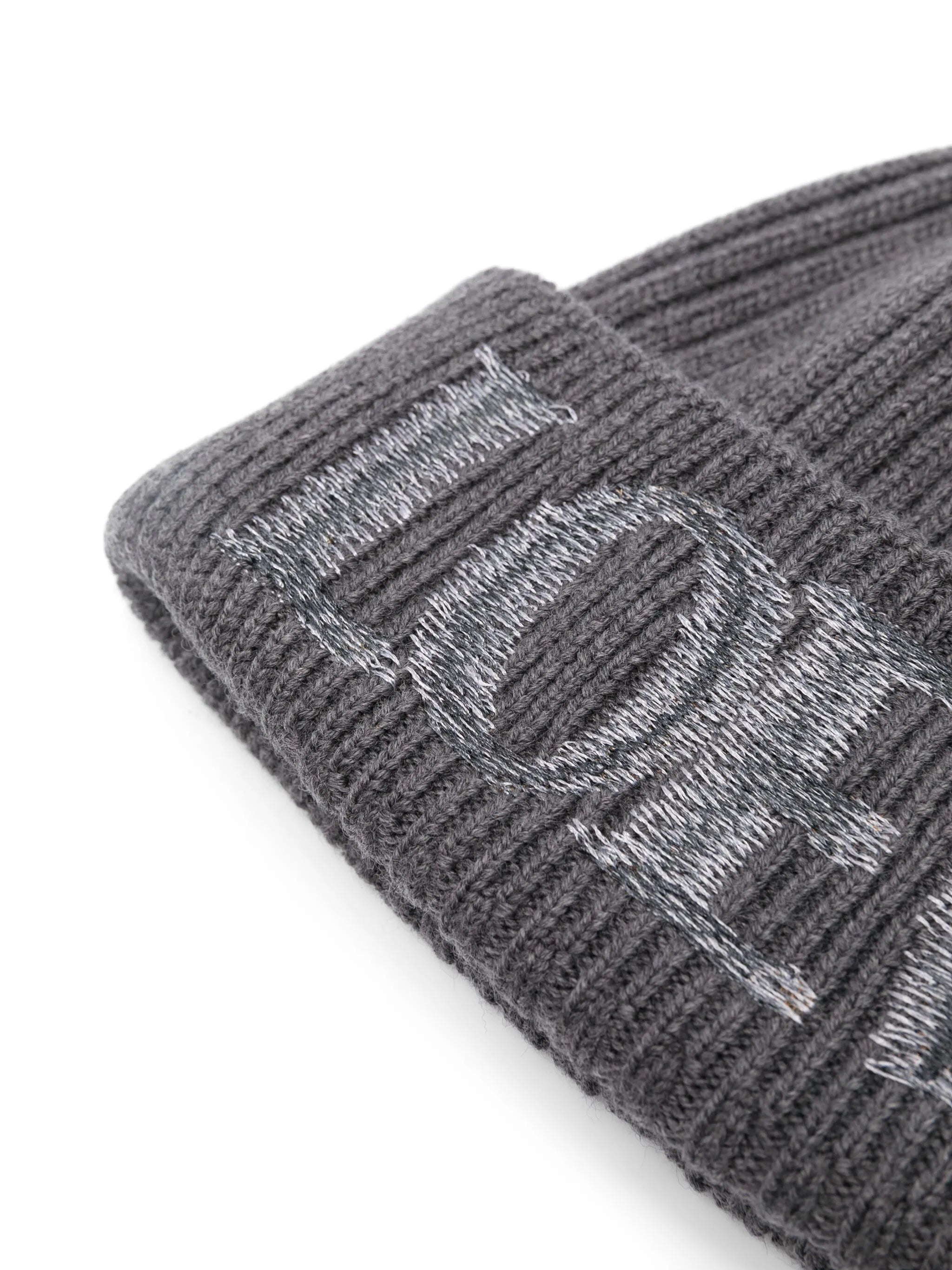 logo-embroidered ribbed-knit beanie