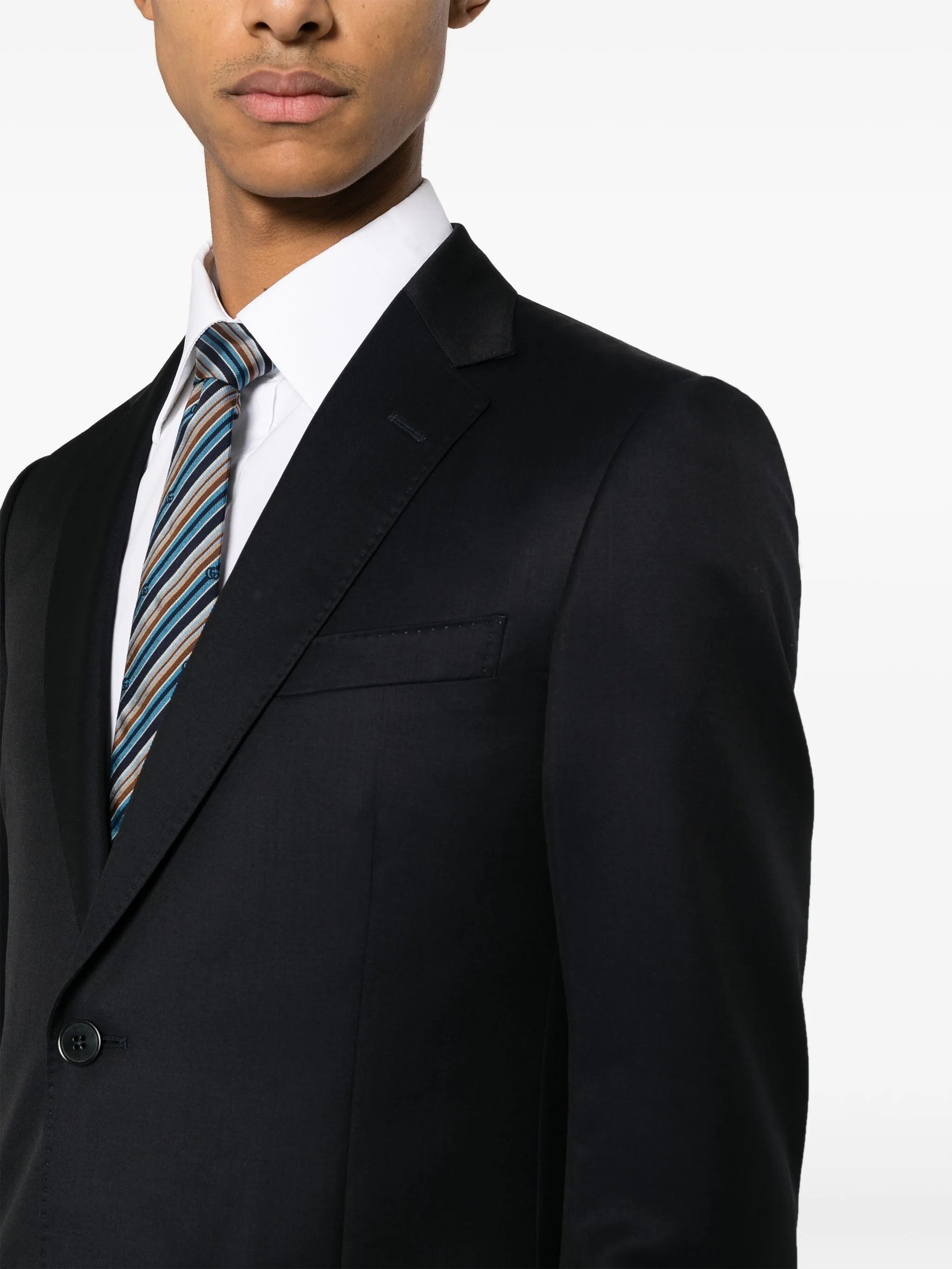 single-breasted satin suit
