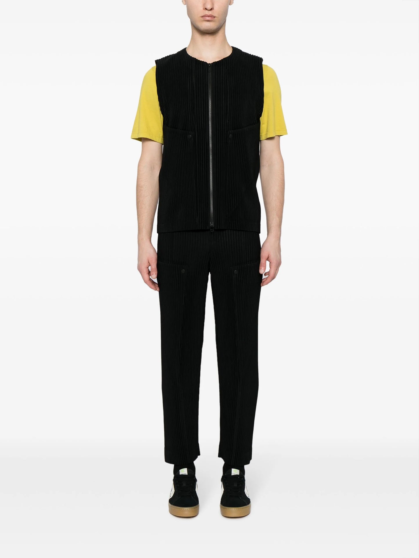 round-neck ribbed vest