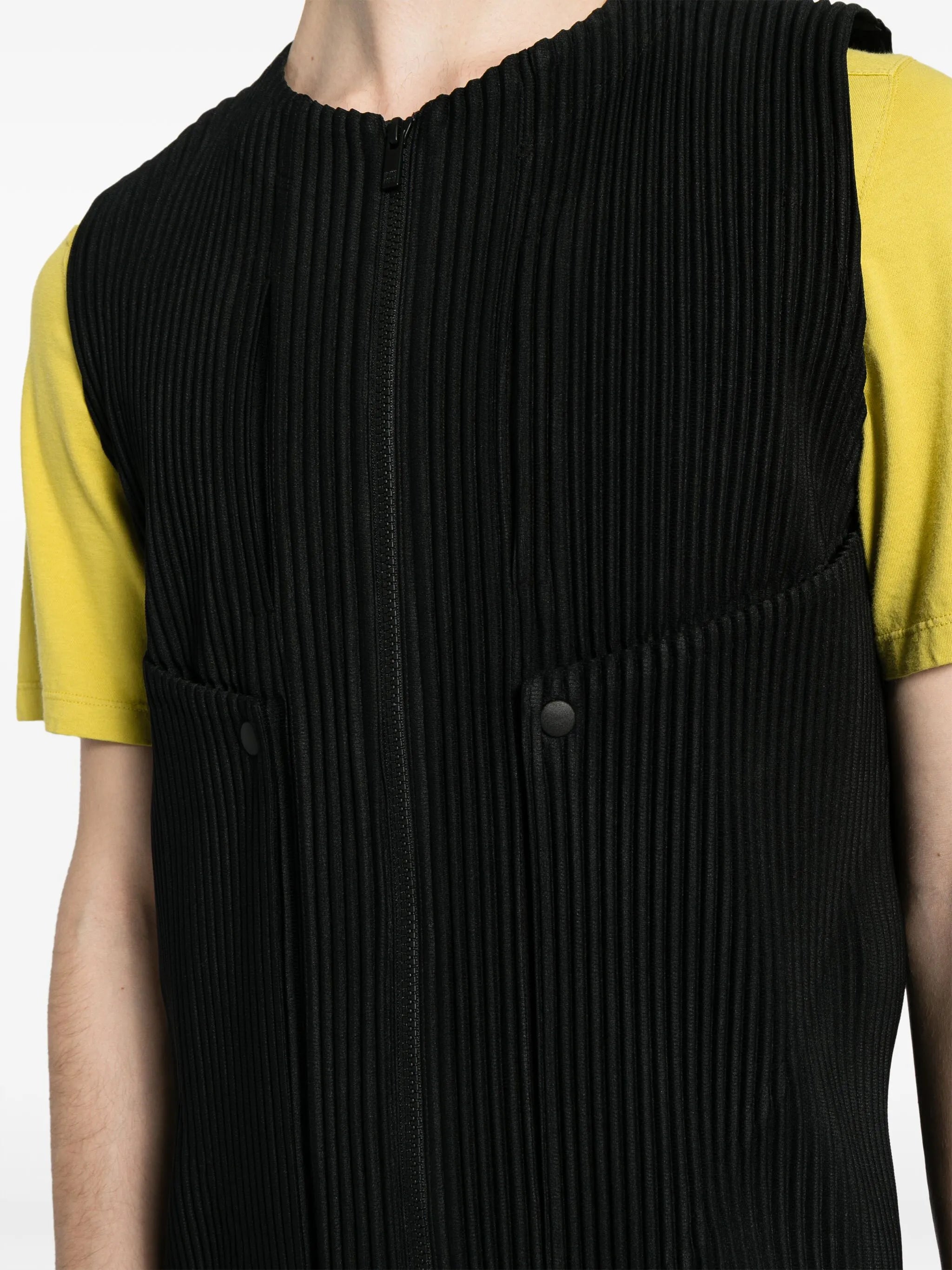 round-neck ribbed vest