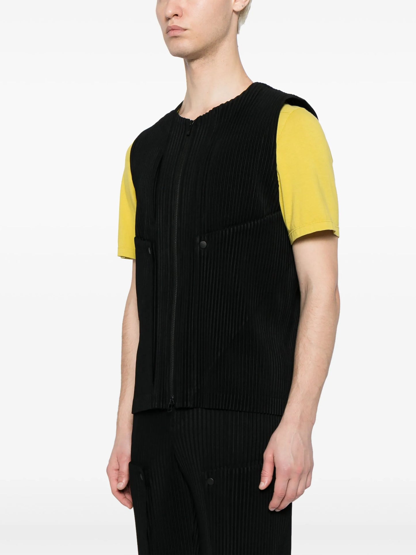 round-neck ribbed vest
