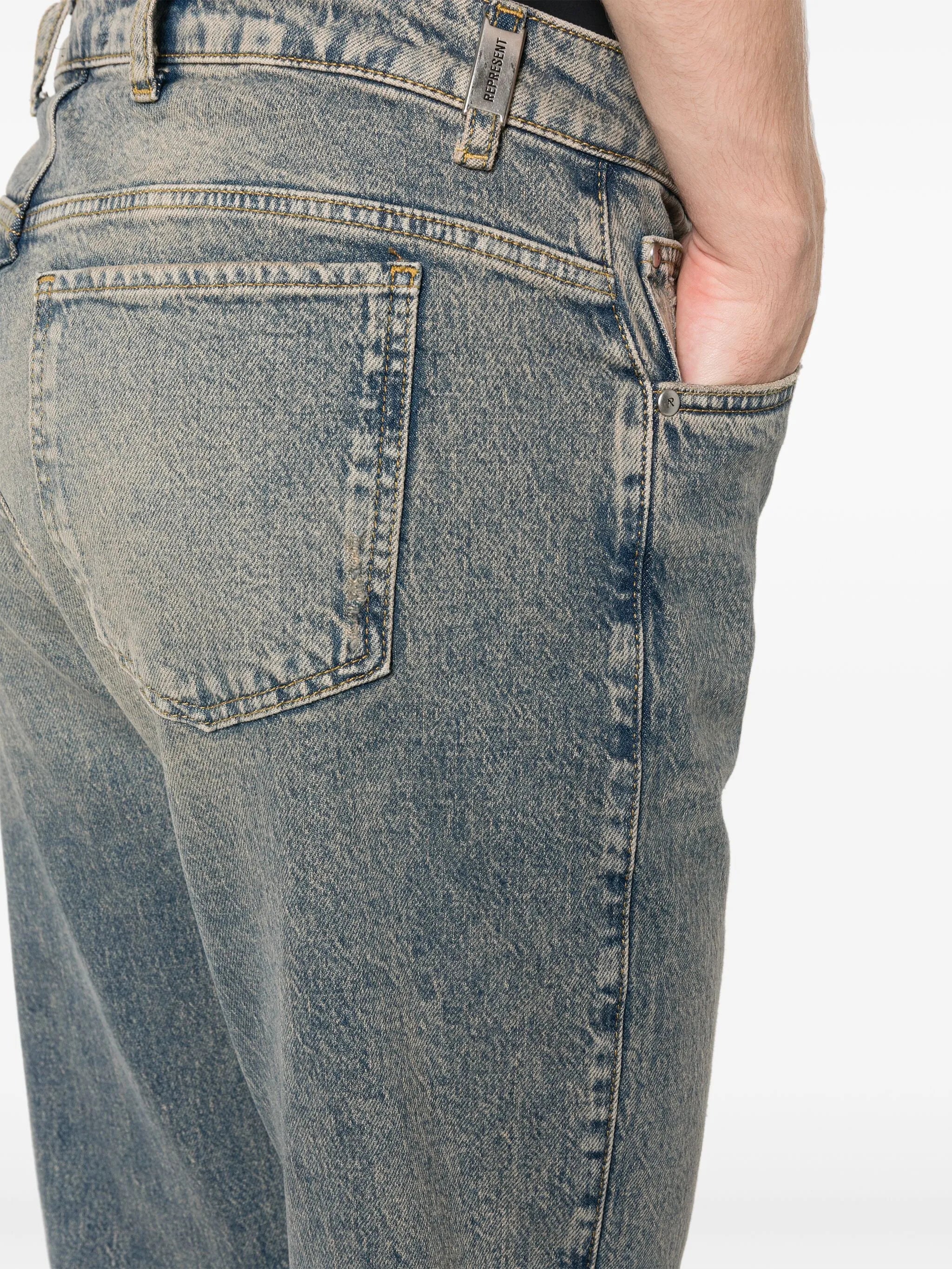 belt-loop pocket  jeans
