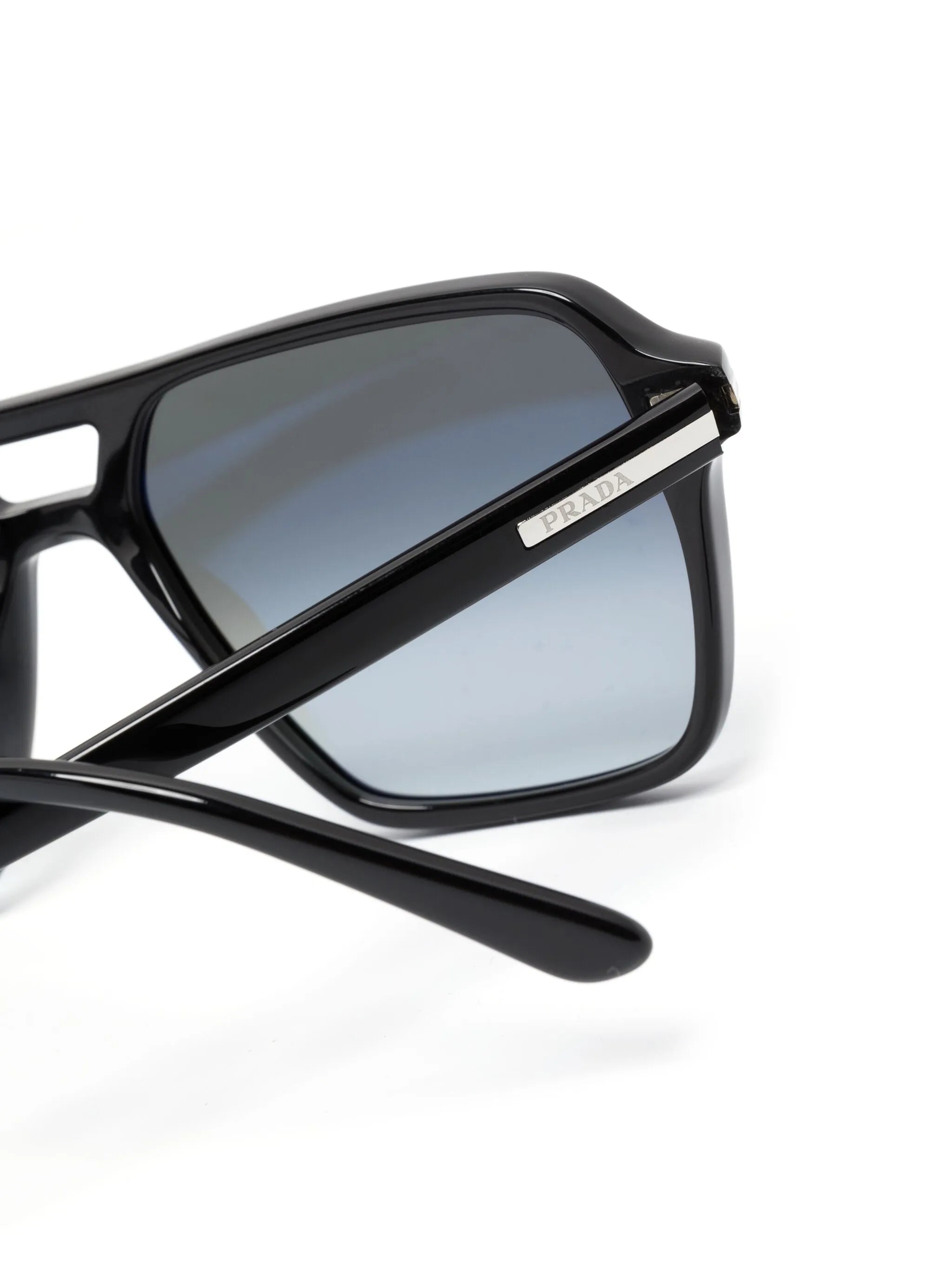 pilot-frame sunglasses