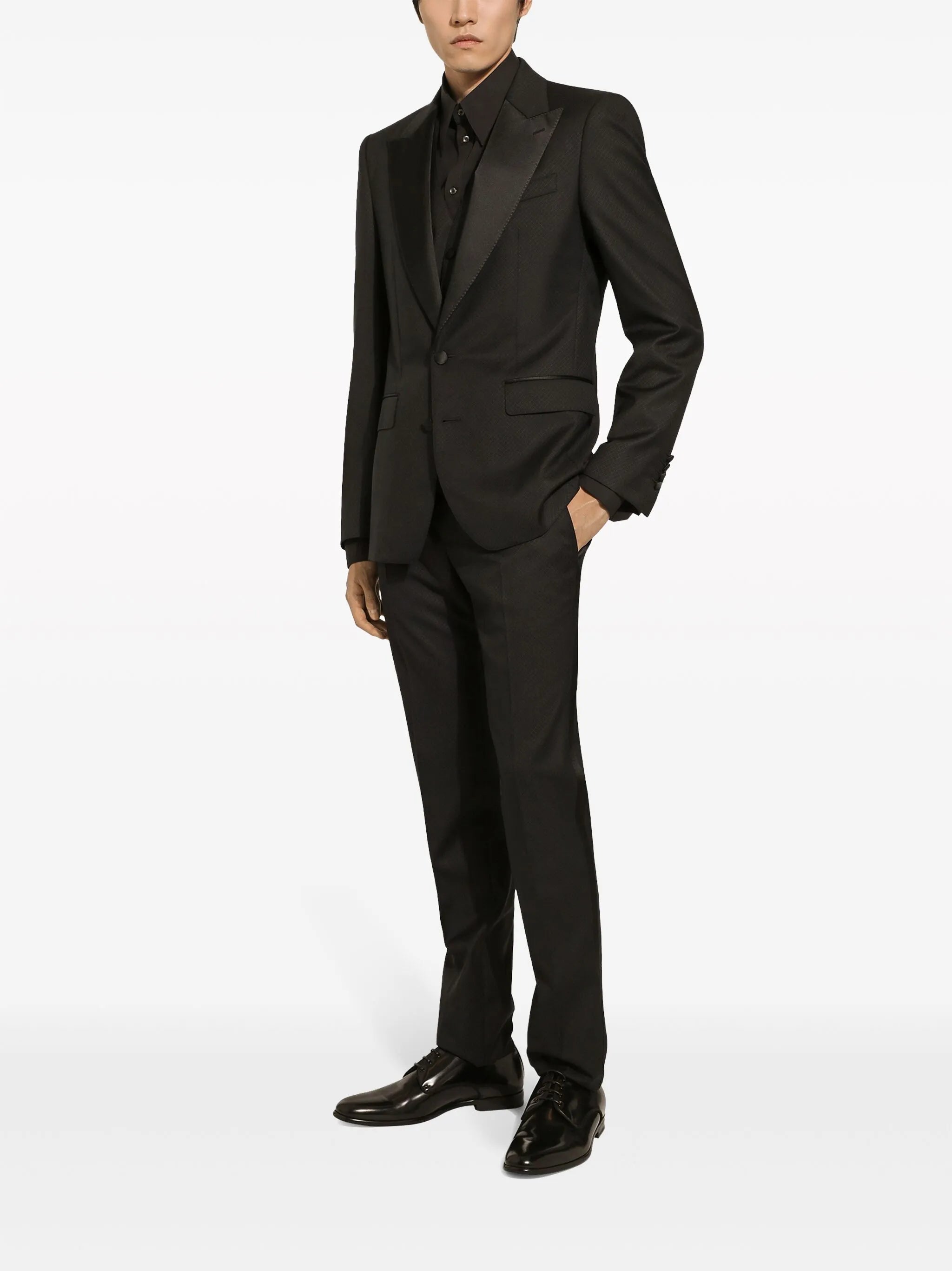 contrasting lapels two-piece suit
