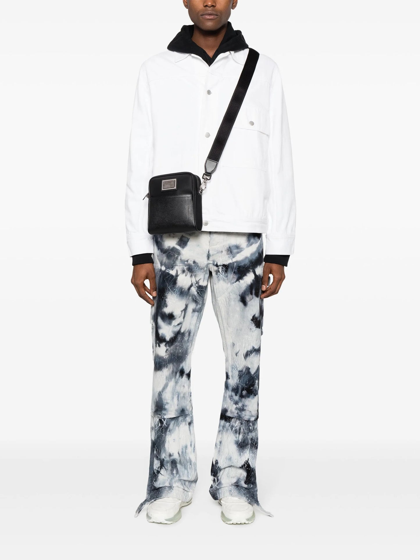 logo-plaque zip-fastening messenger bag