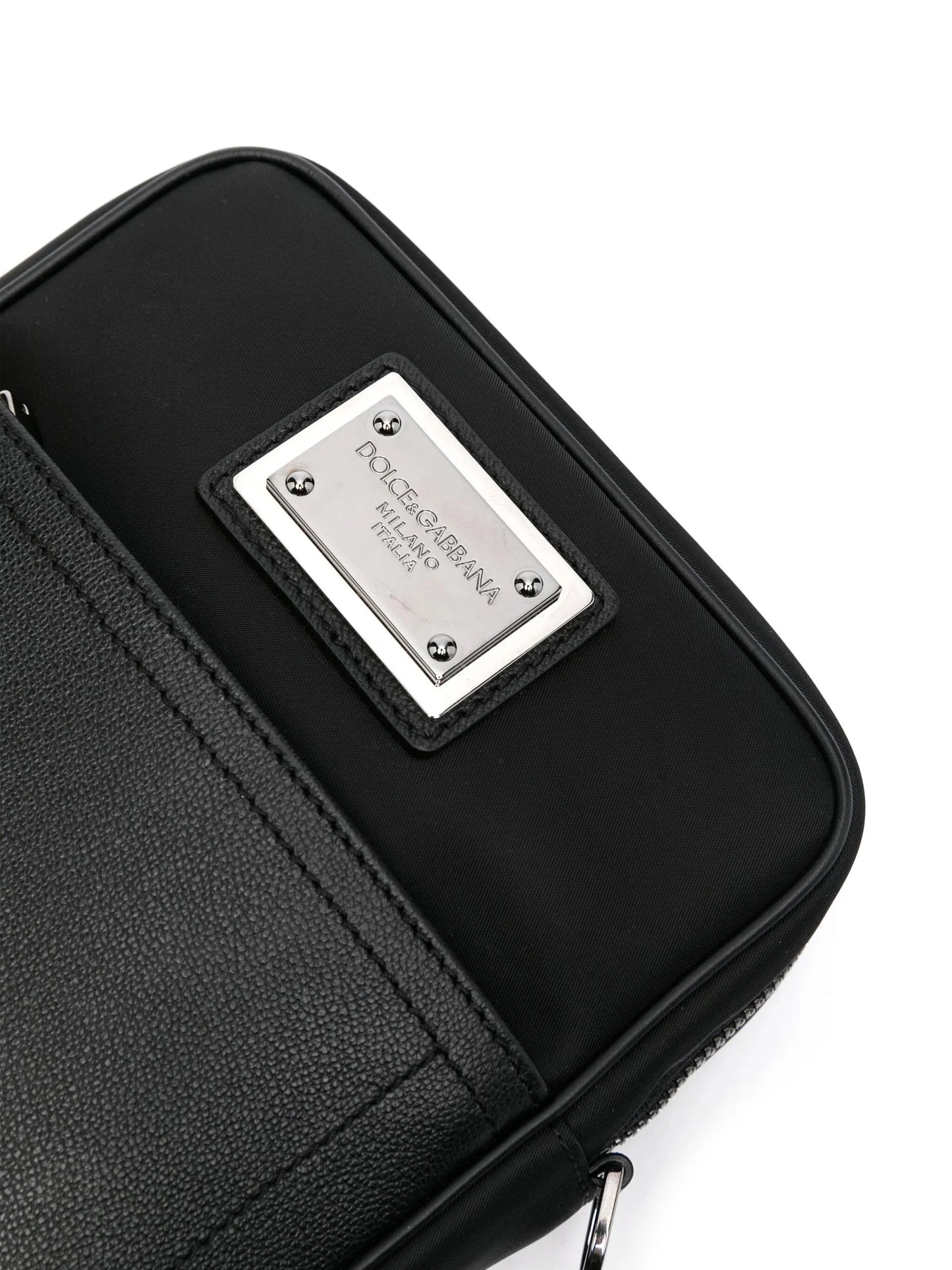 logo-plaque zip-fastening messenger bag