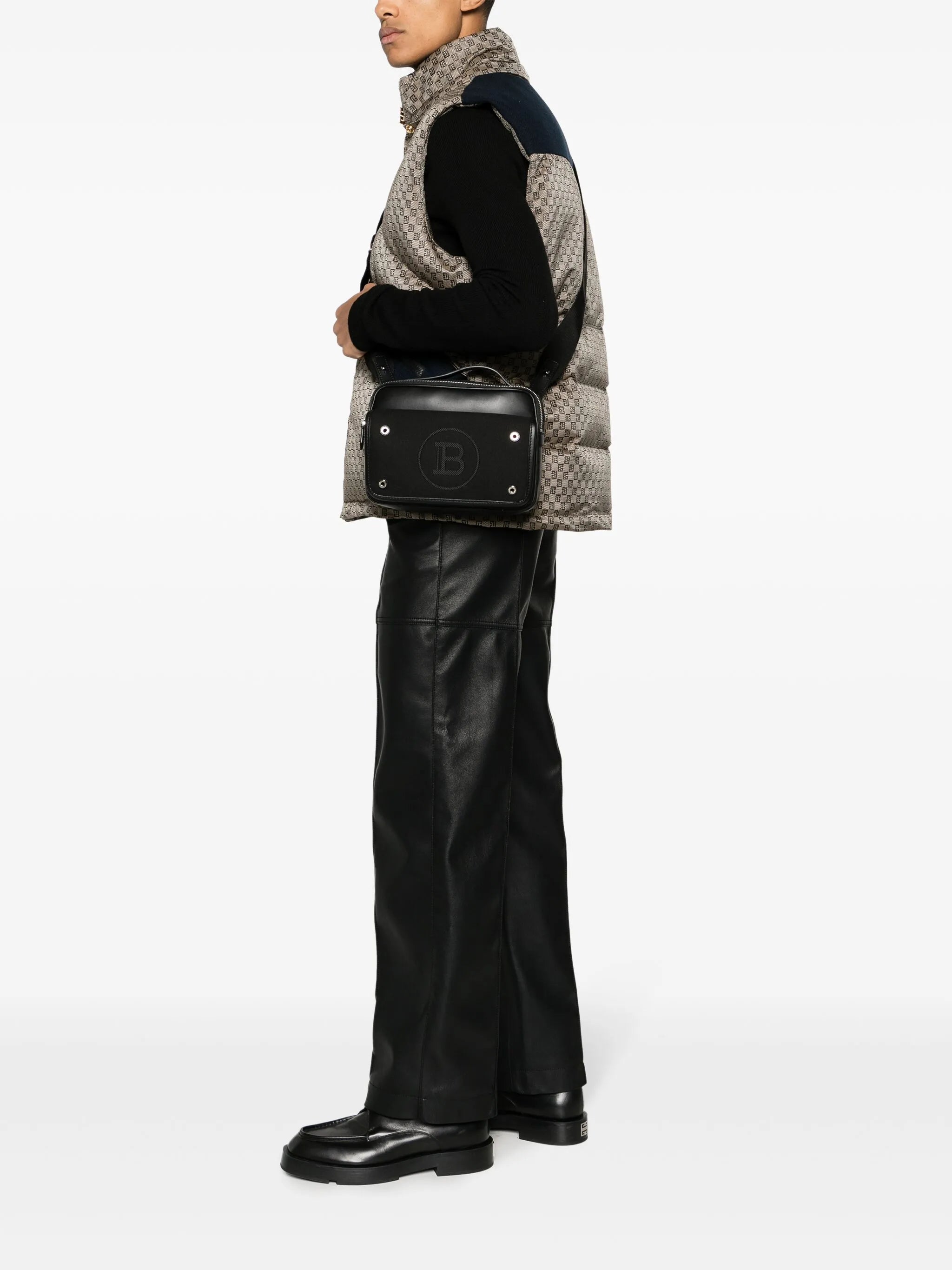 logo-embroidered leather shoulder bag