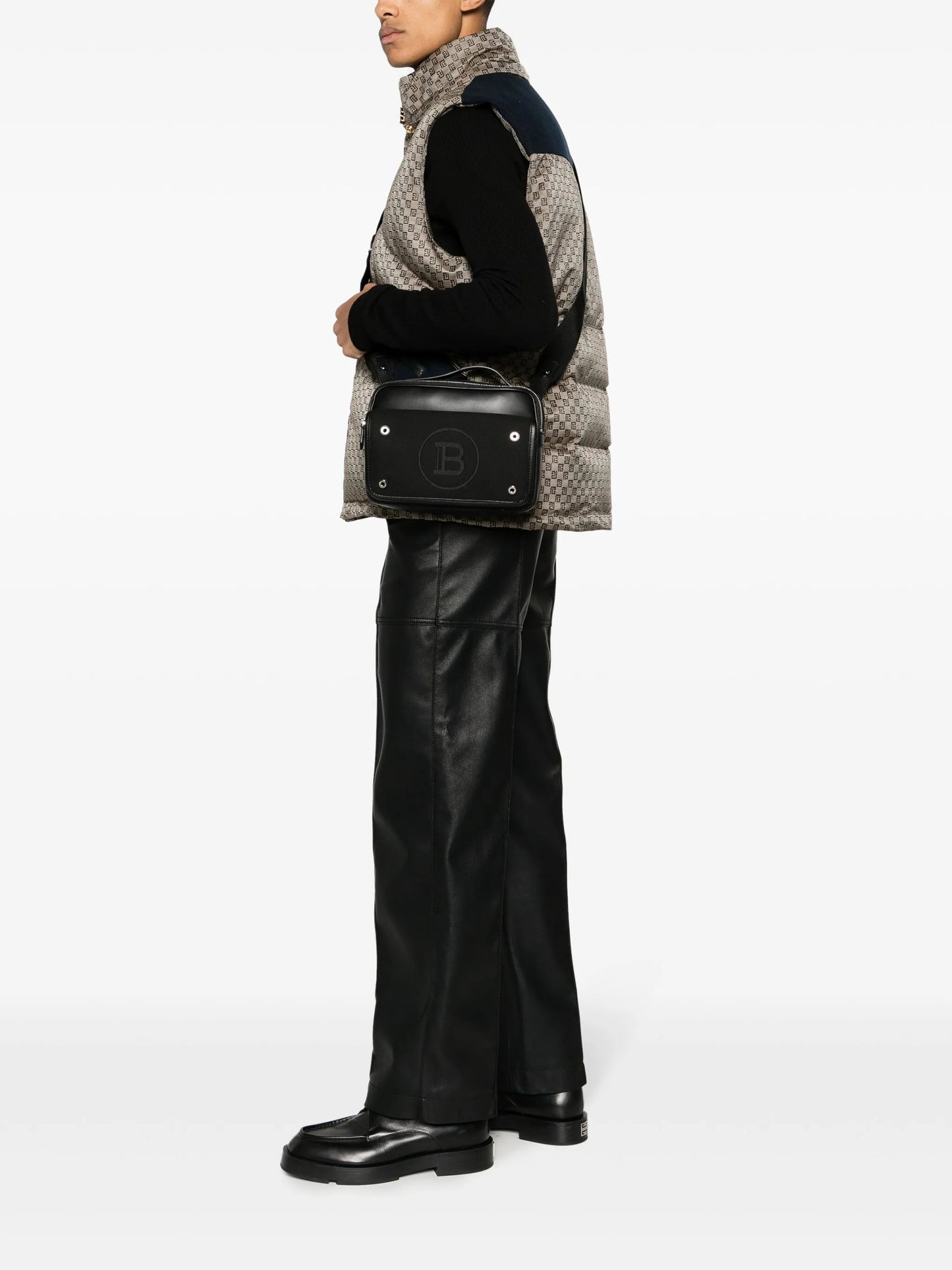 logo-embroidered leather shoulder bag