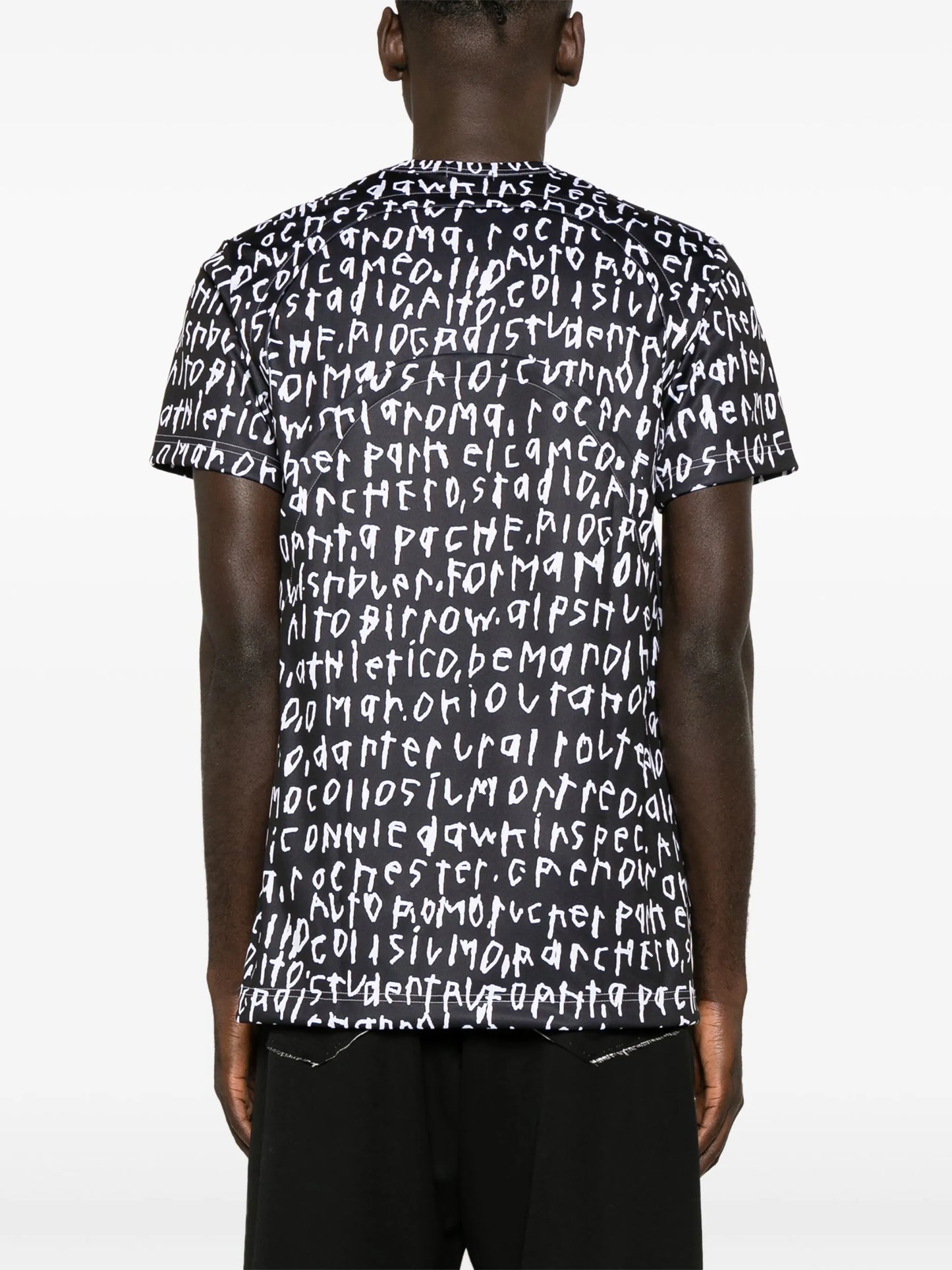 graphic-print T-shirt