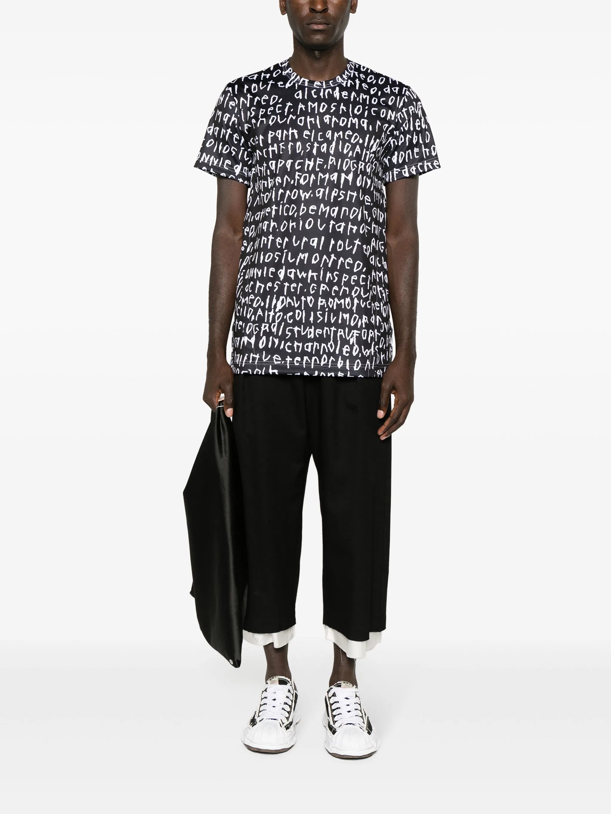 graphic-print T-shirt