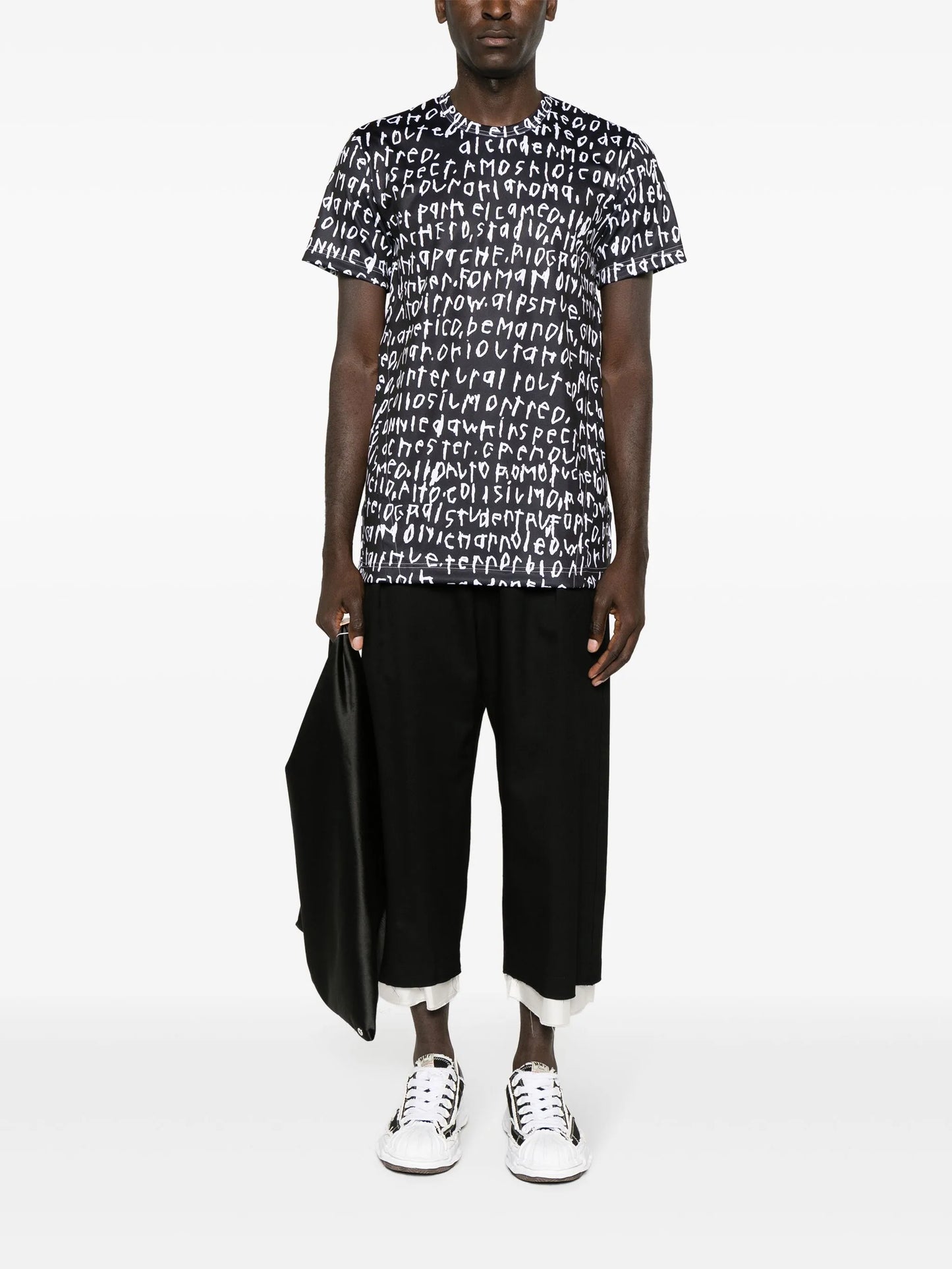 graphic-print T-shirt