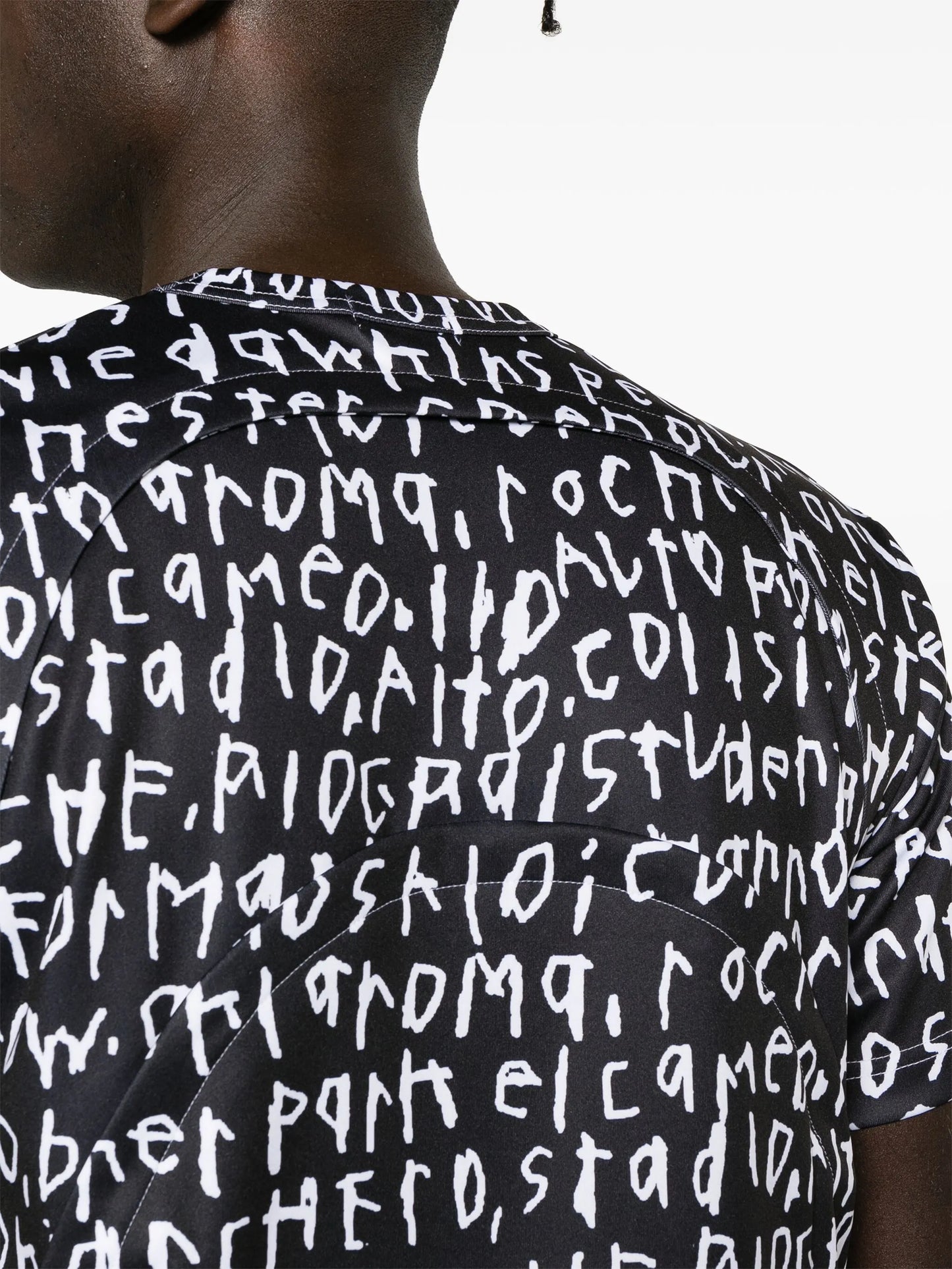 graphic-print T-shirt