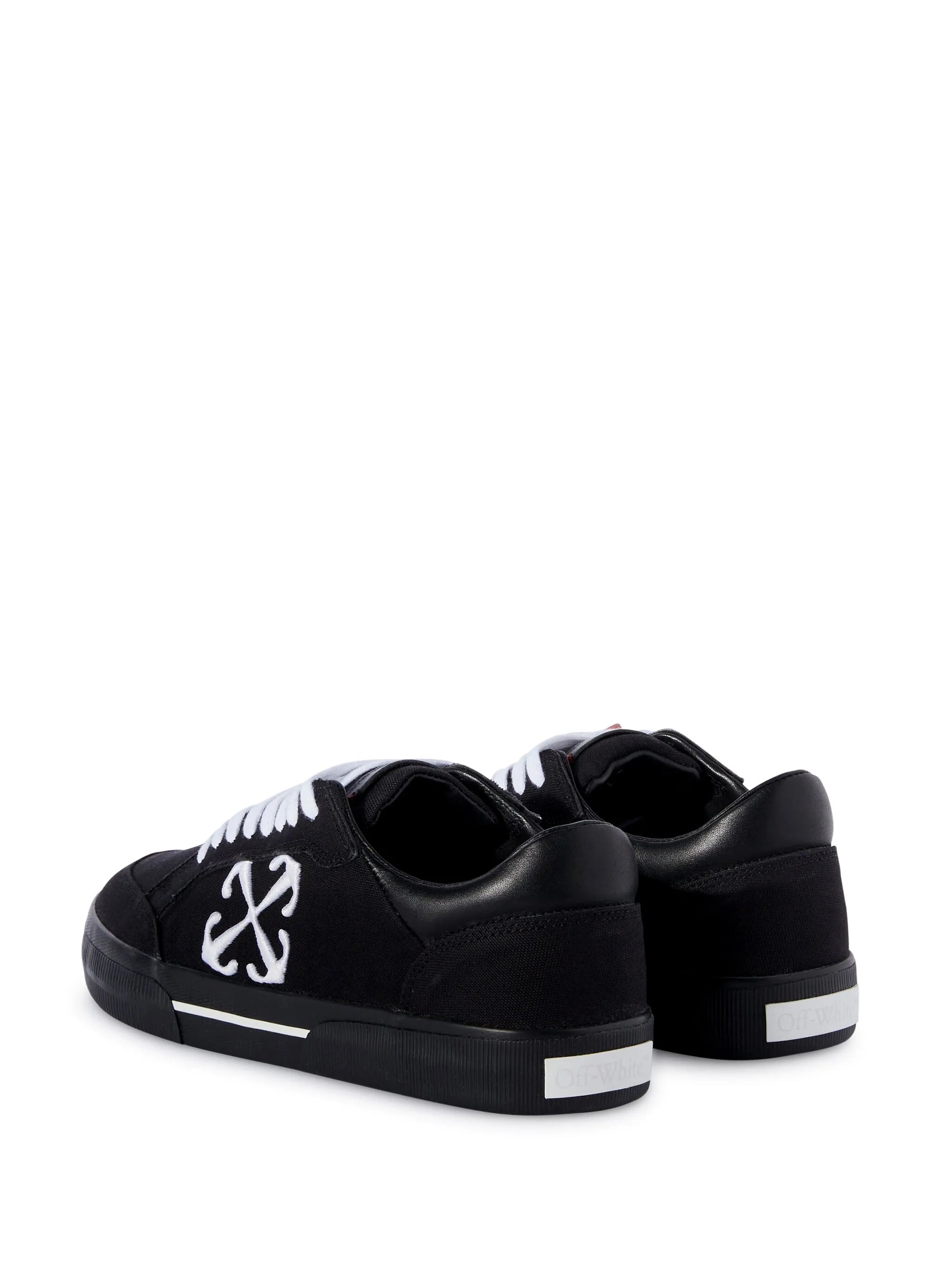 lace-up fastening sneakers