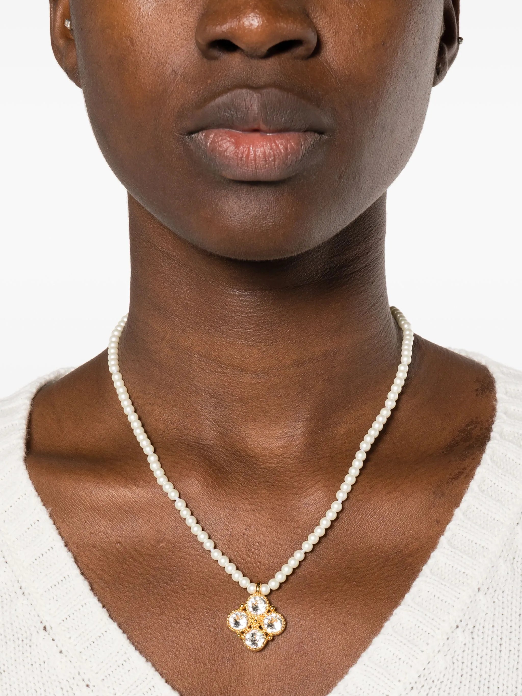 crystal-pendant pearl necklace