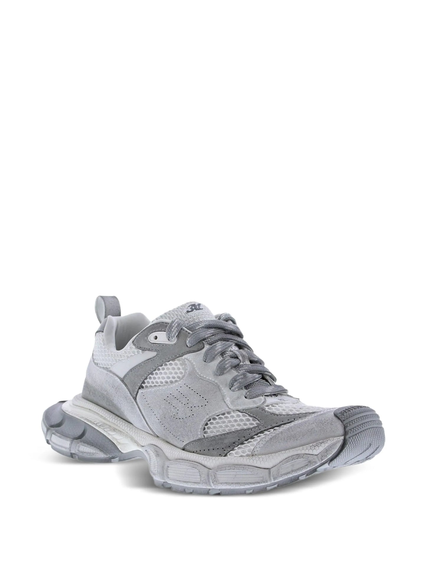 3XL distressed sneakers