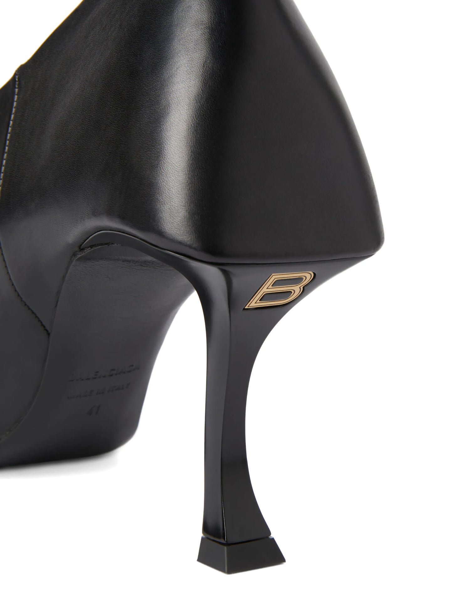 Hourglass leather pumps