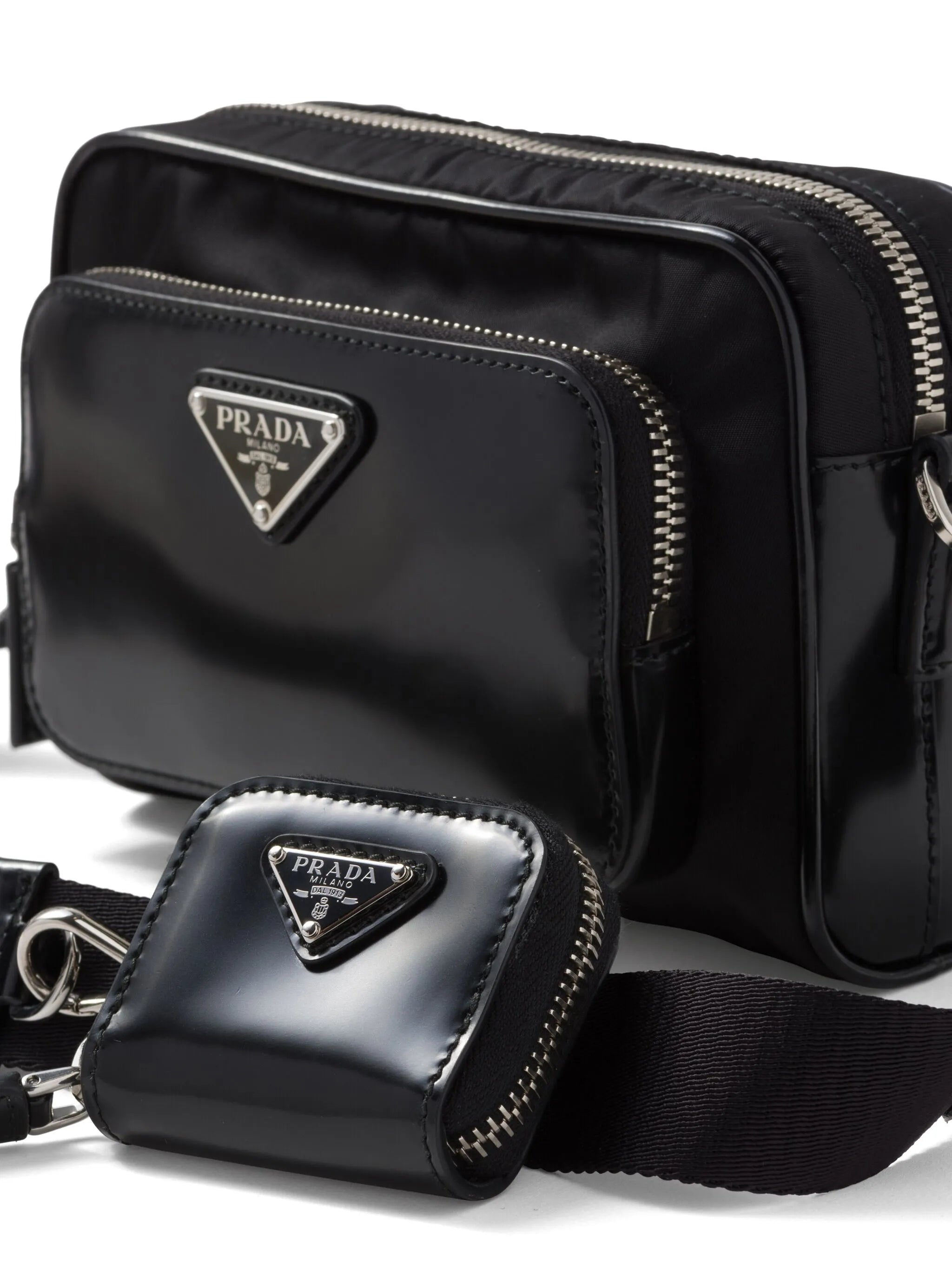 Bandolera triangle-logo messenger bag