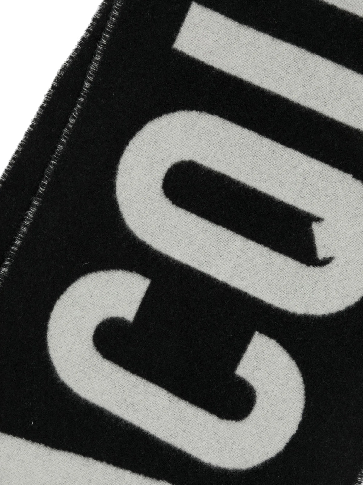 The Jacquemus scarf