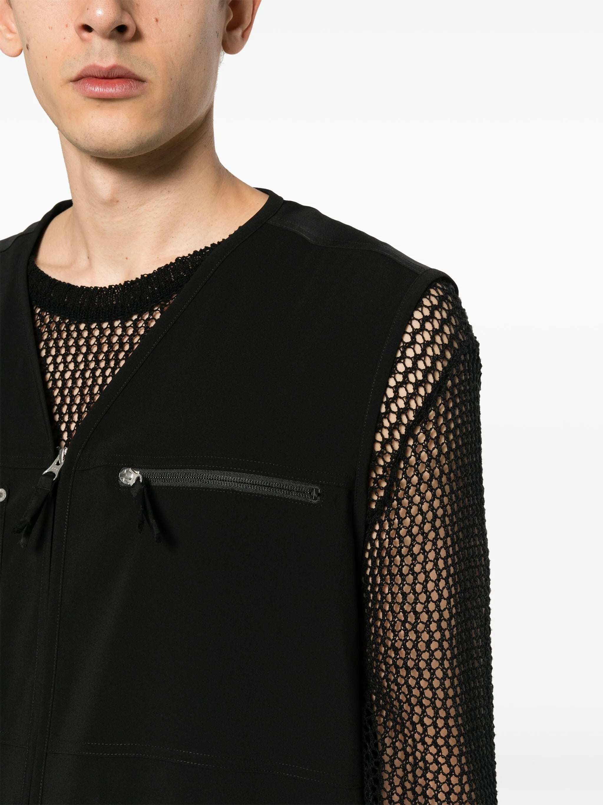 multi-pocket zip-up gilet