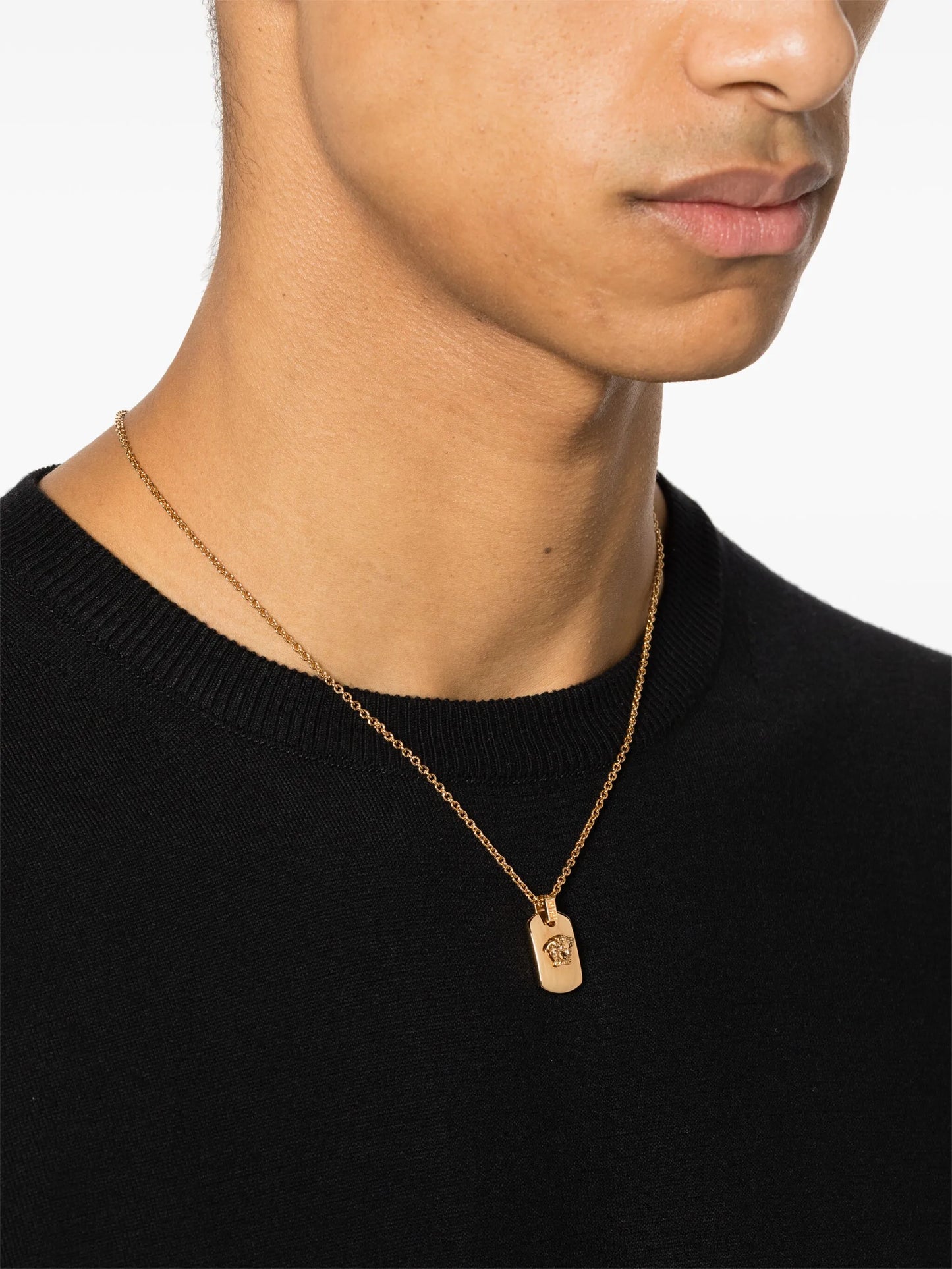 Medusa-pendant chain necklace