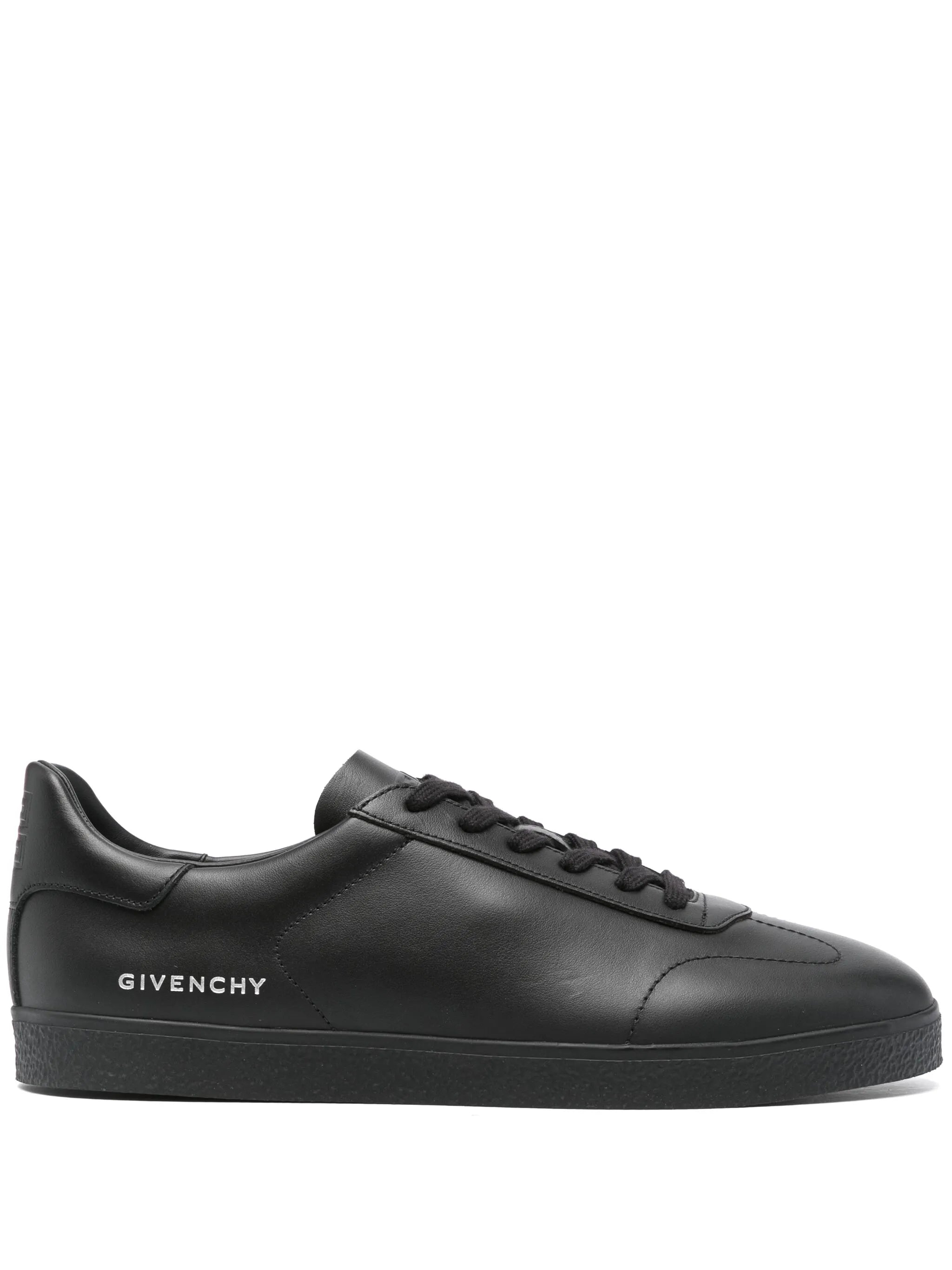 Town sneakers