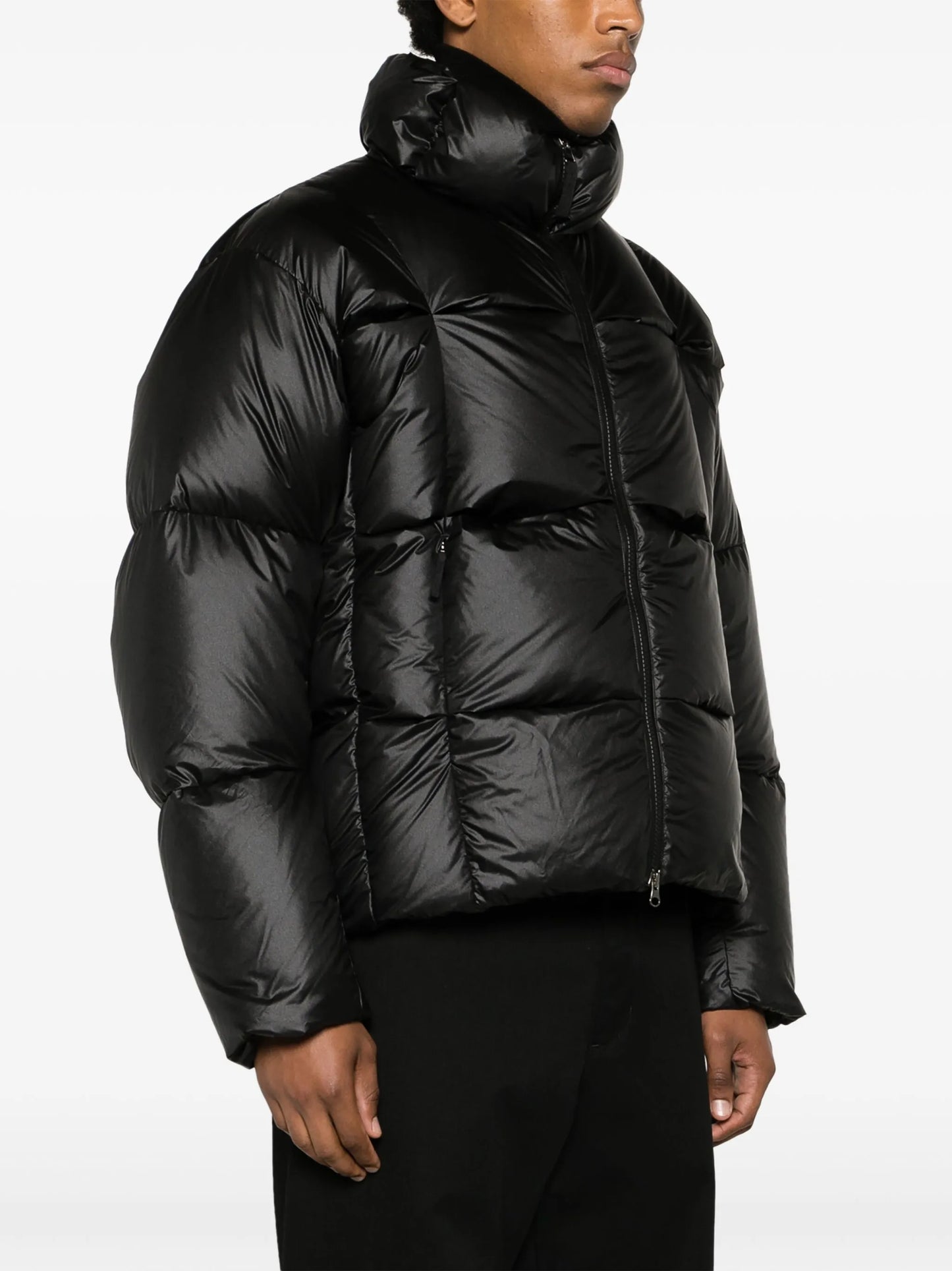 Three-Dimensional quilted down jacket