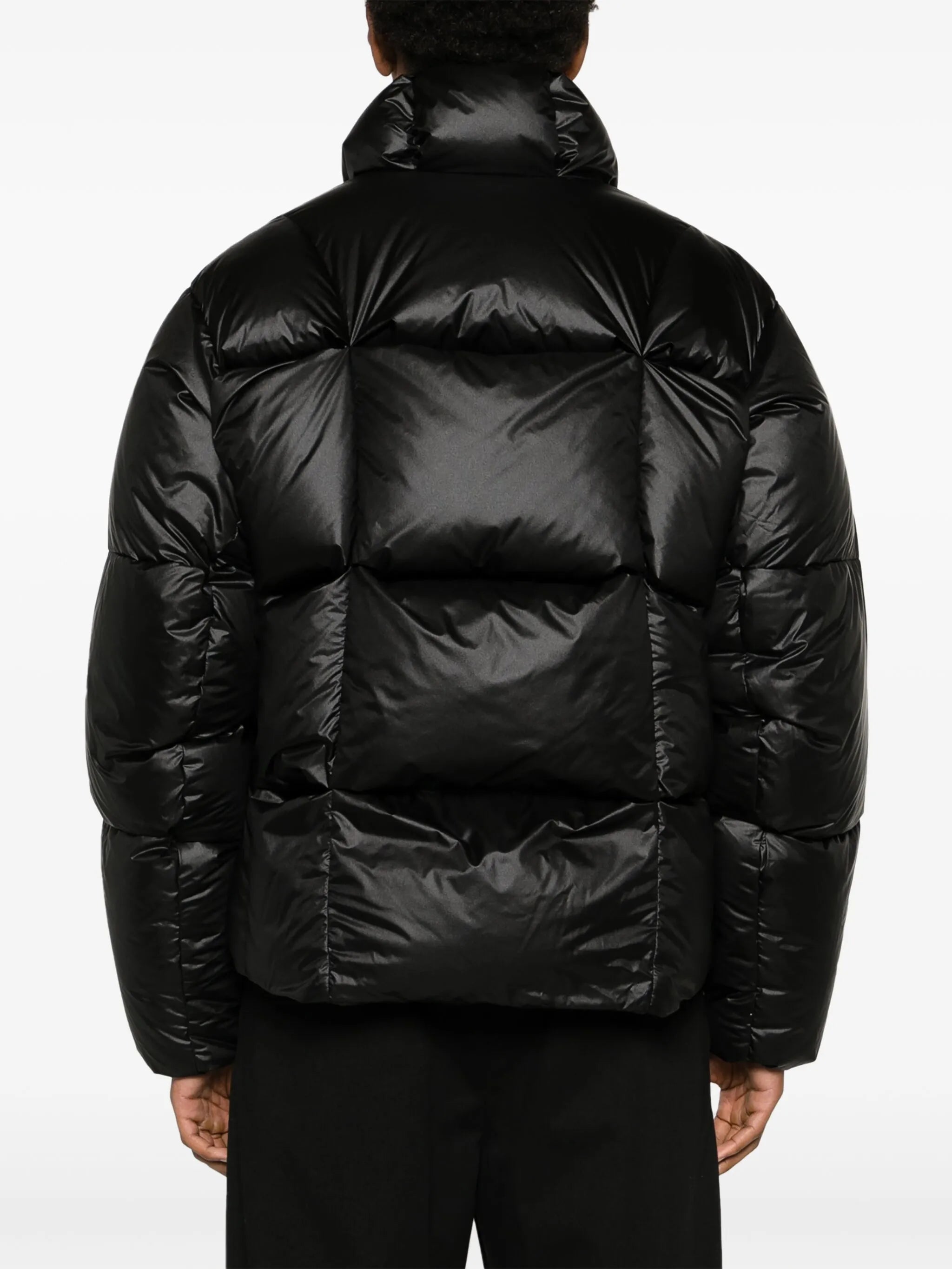 Three-Dimensional quilted down jacket
