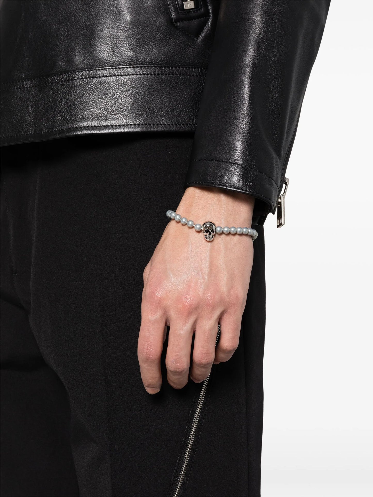 Skull pearl bracelet