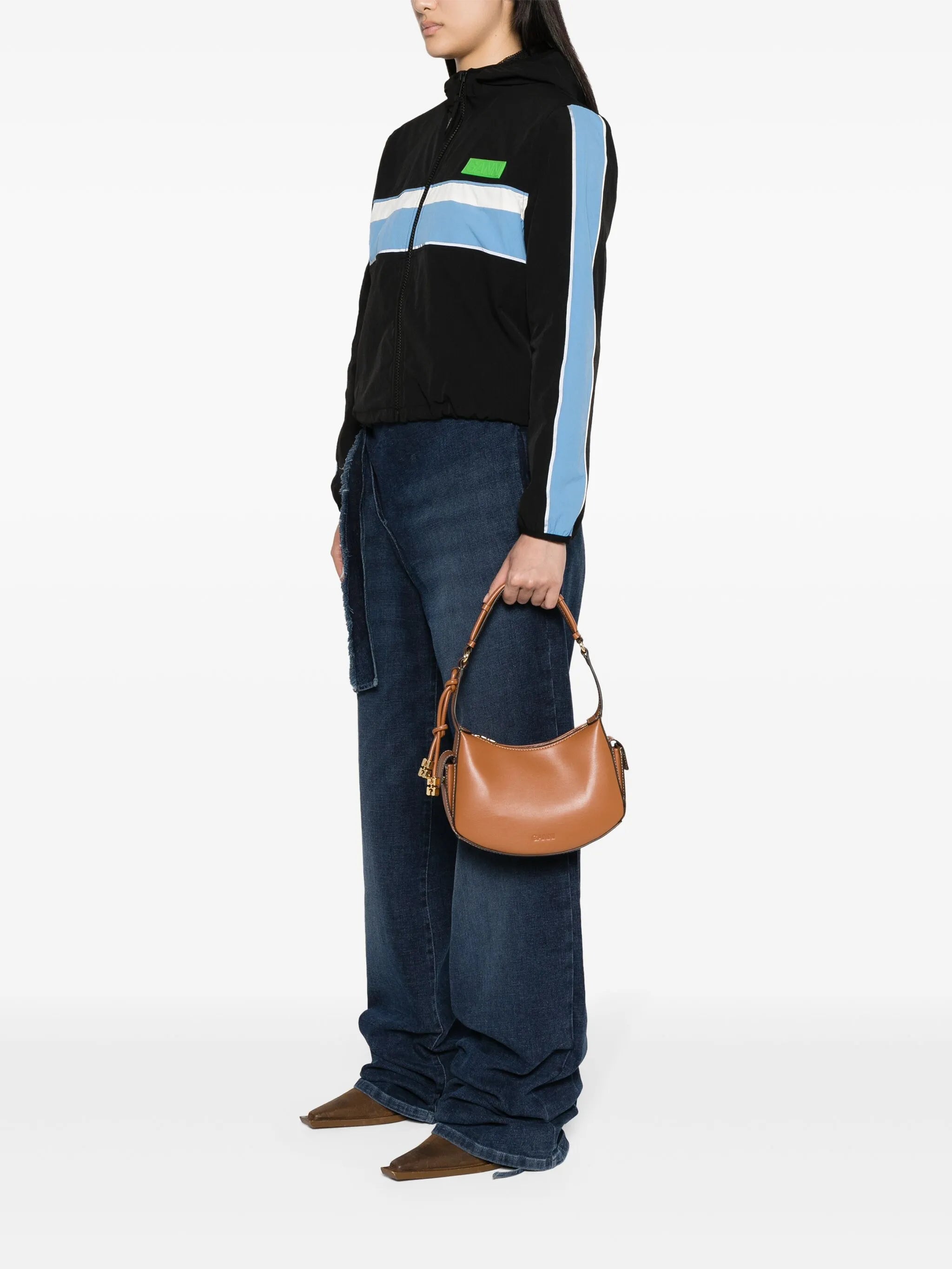 Swing shoulder bag