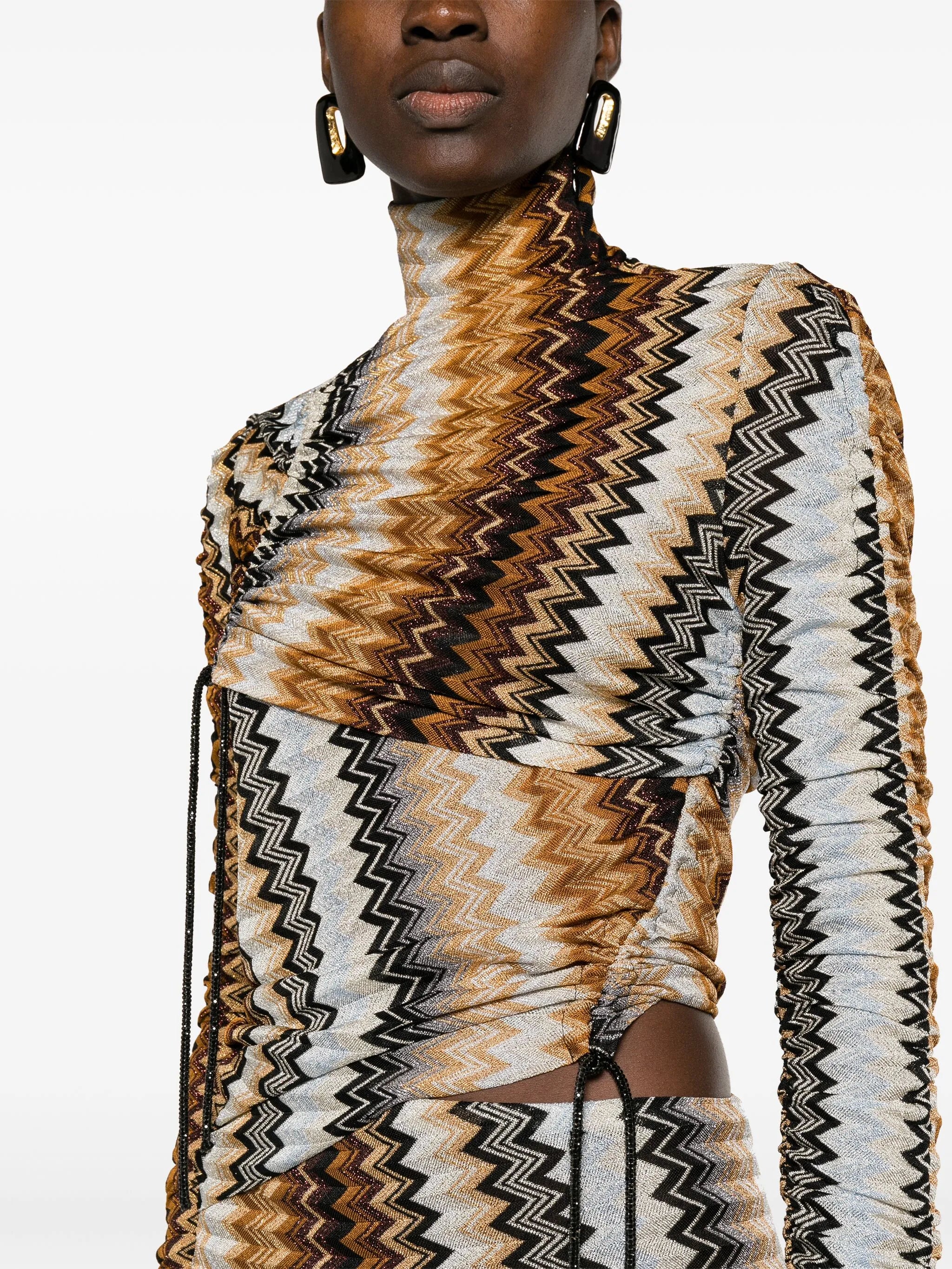 asymmetric zigzag-woven gown