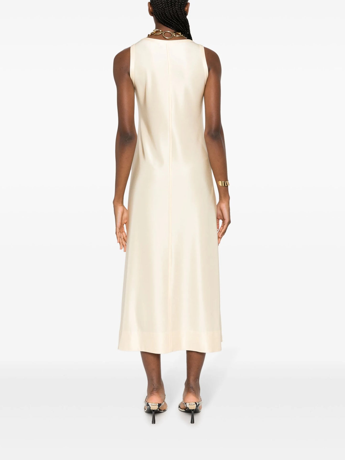scoop-neck sleeveless dress
