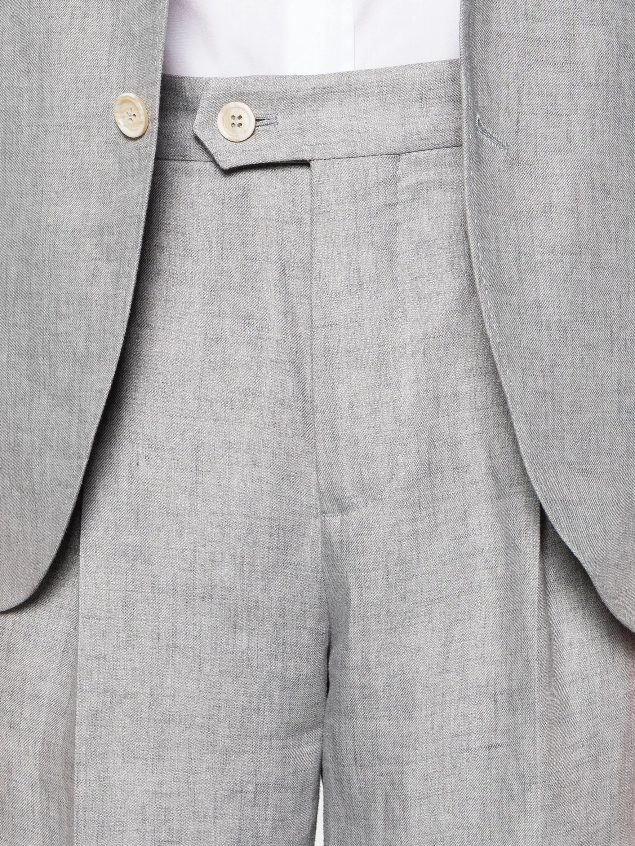 single-breasted linen suit