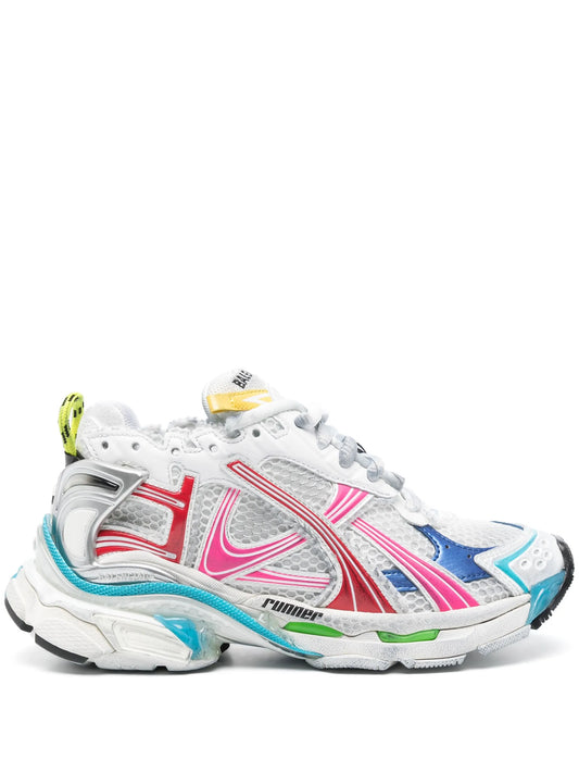 Runner sneakers