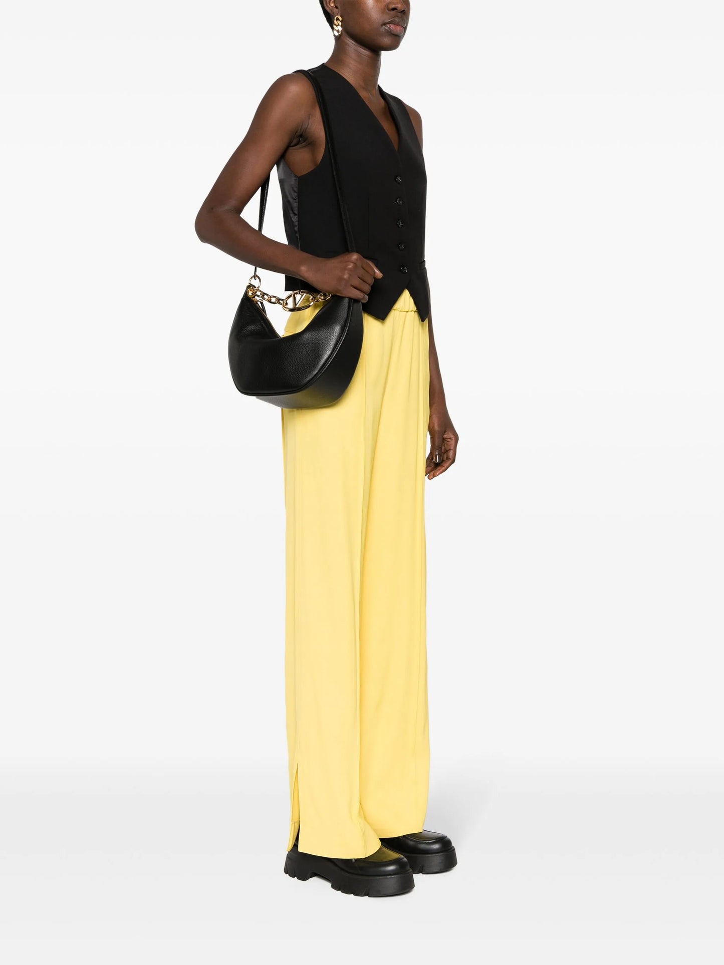VLogo leather shoulder bag