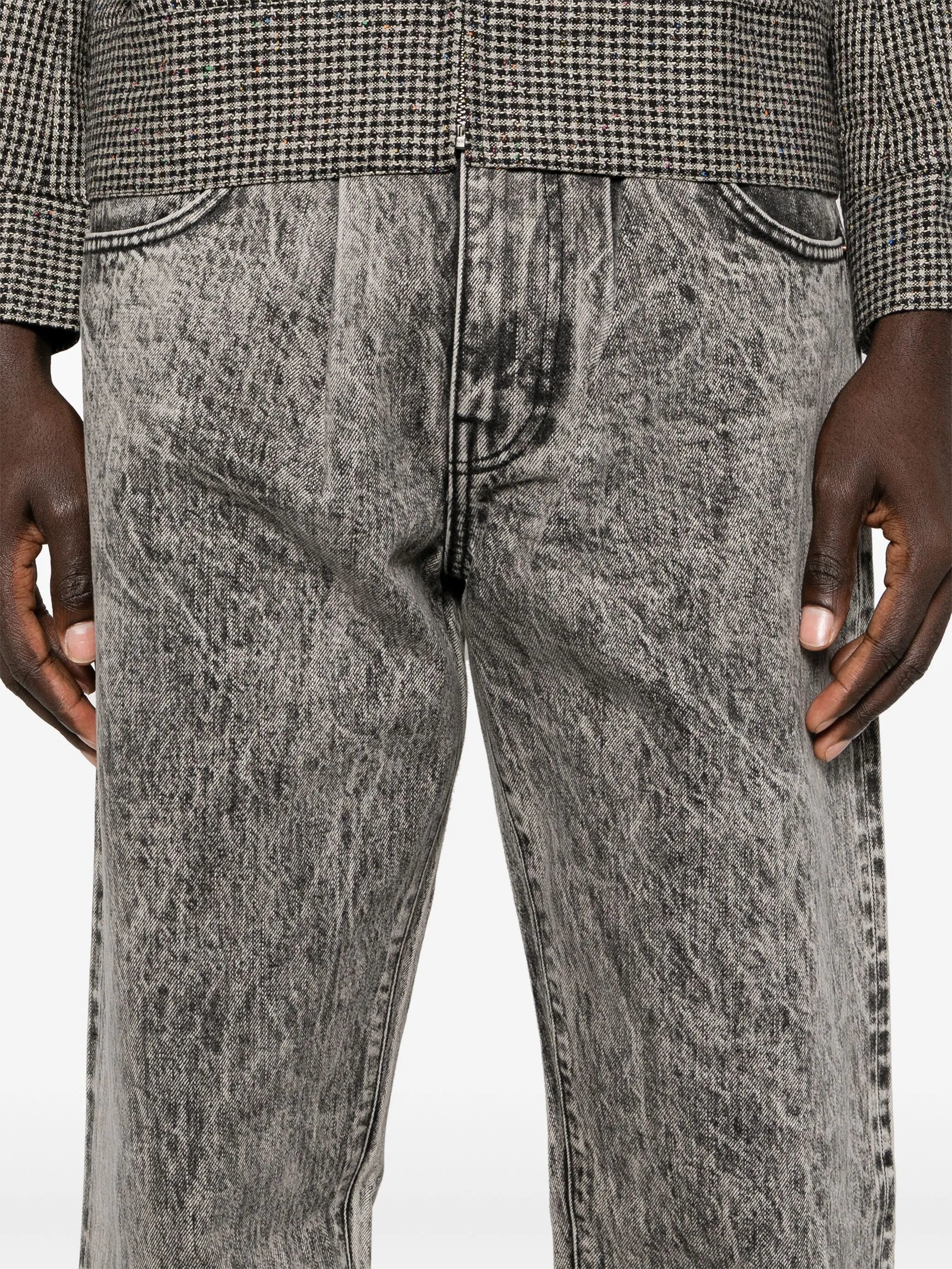 mid-rise straight-leg jeans